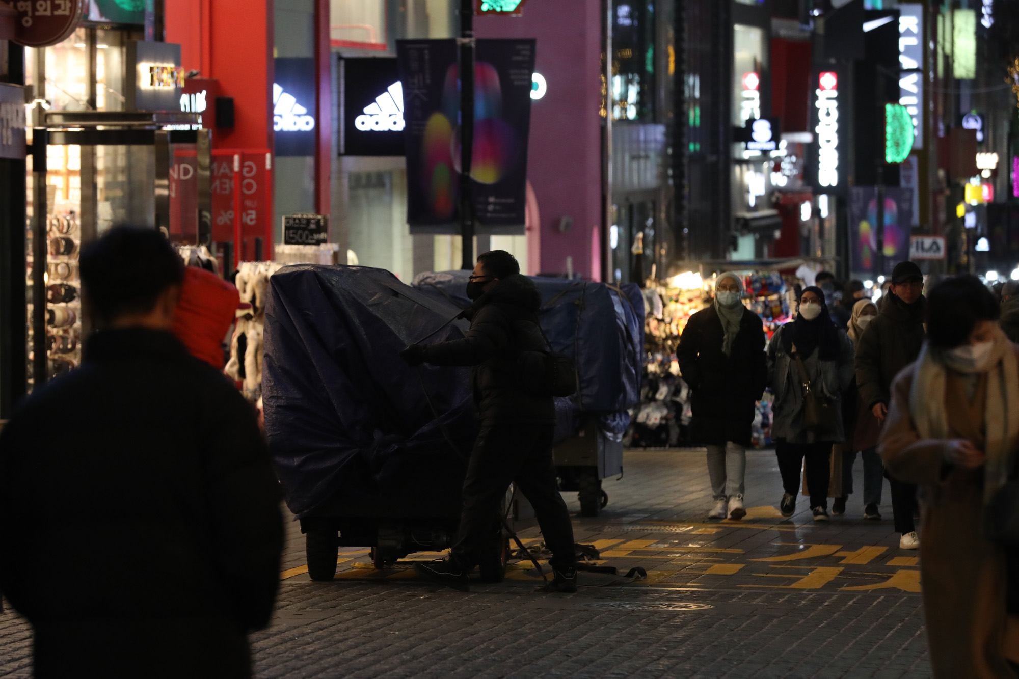 사회;경제;코로나19서울멈춤;코로나명동거리;집합금지밤9시