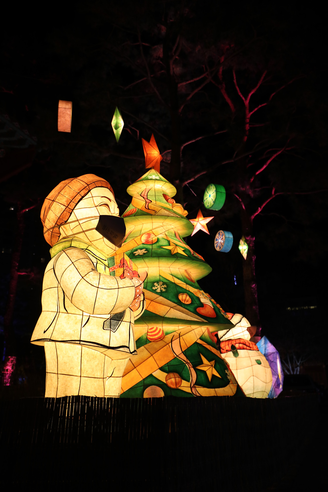 사회;종교;조계사;크리스마스트리;연등;성탄절