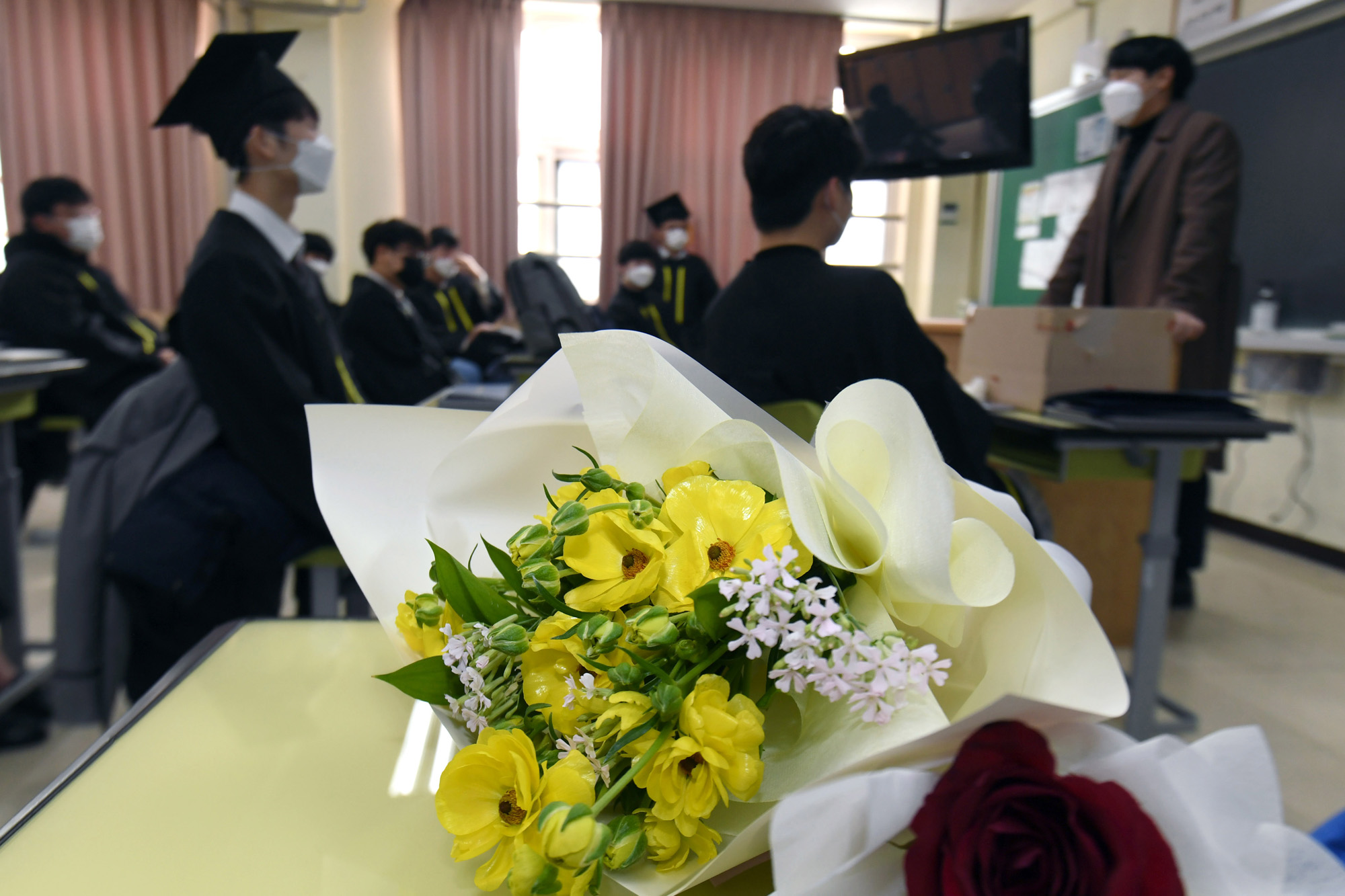 대면졸업 로봇고;코로나
