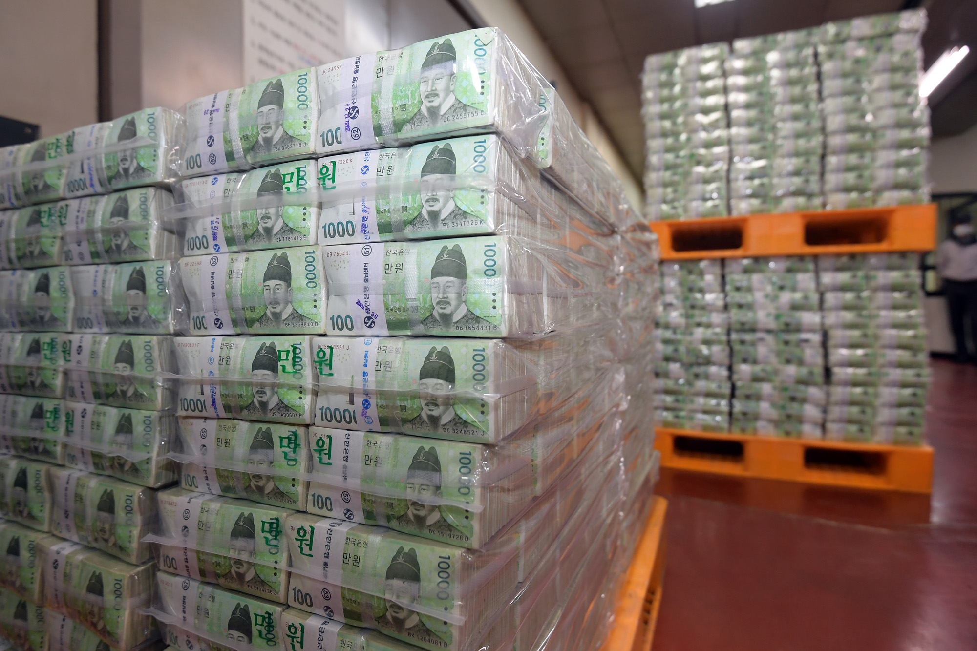 한국은행;현금;돈;돈뭉치;설맞이자금