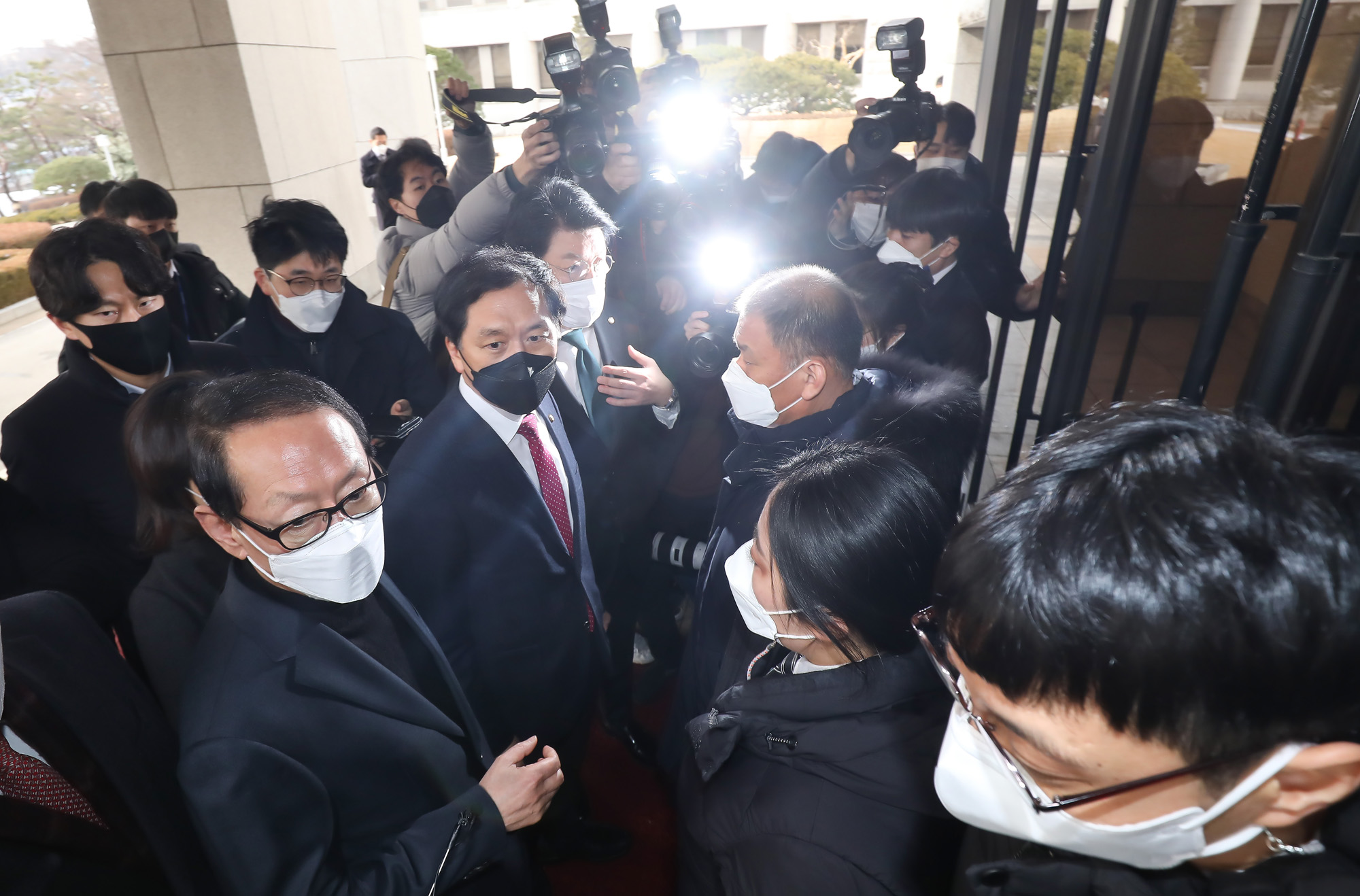 국민의힘 탄핵거래 진상조사단 대법원 항의방문;김도읍;장제원 전주혜 김웅