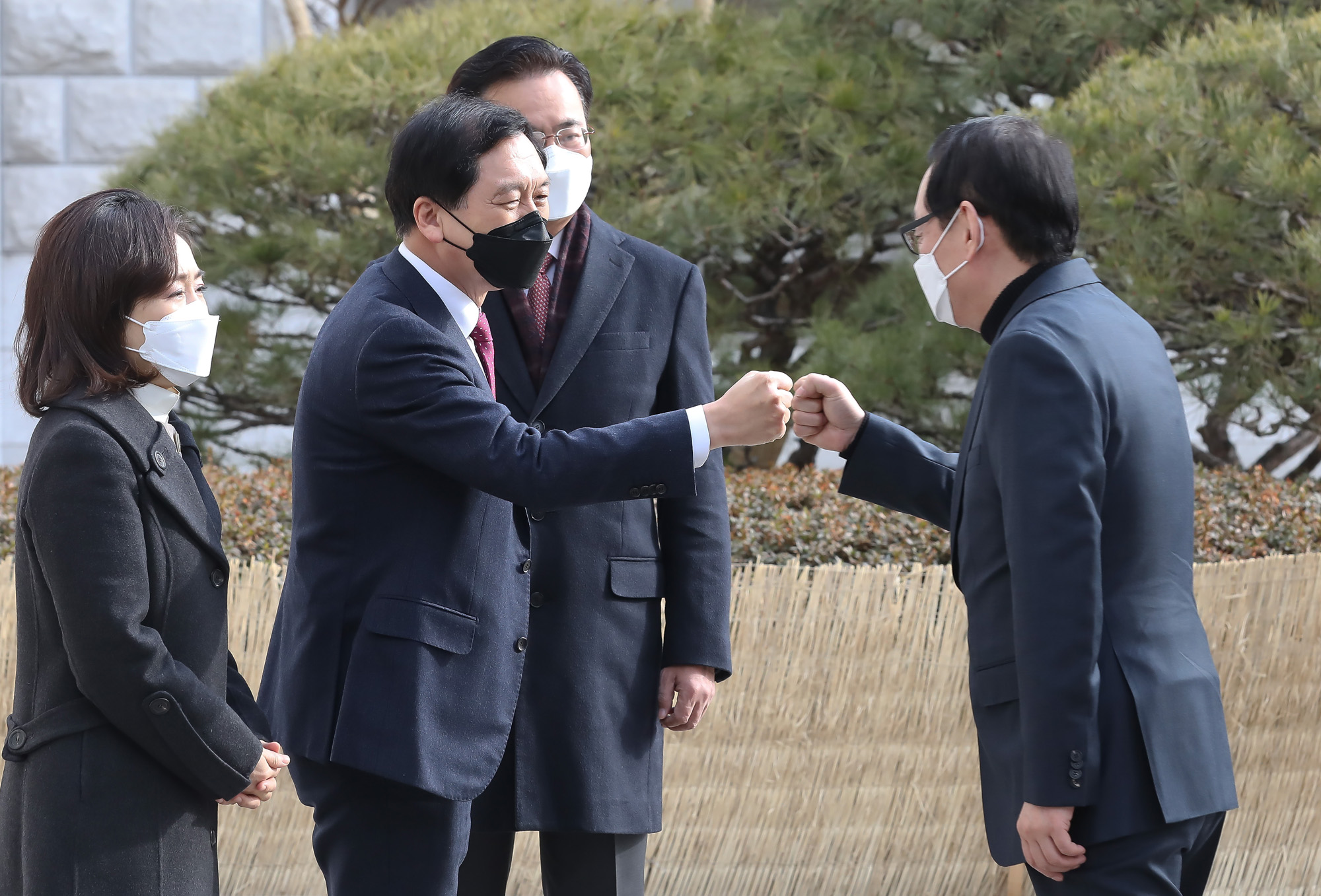 국민의힘 탄핵거래 진상조사단 대법원 항의방문;김도읍;장제원 전주혜 김웅