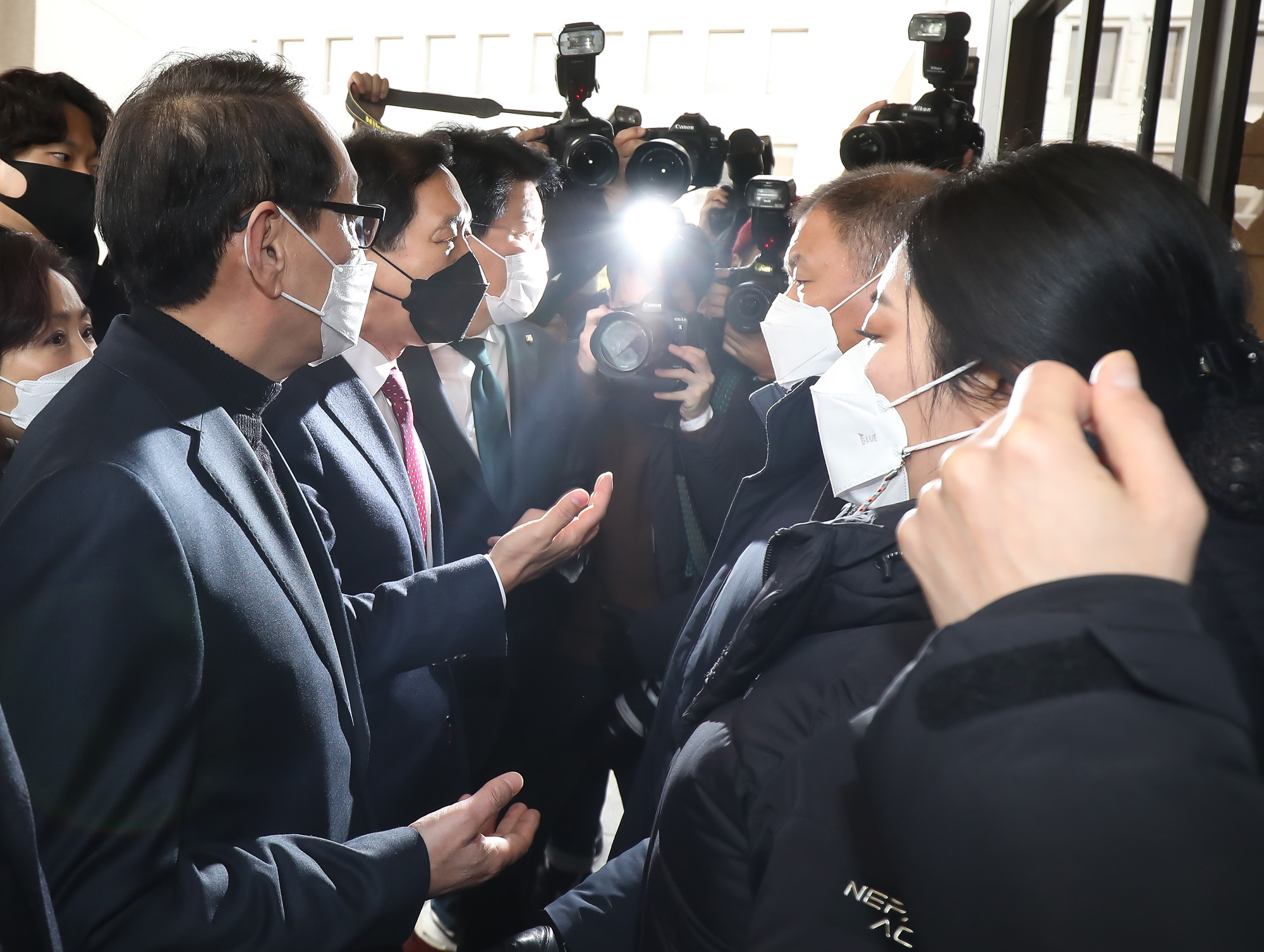 국민의힘 탄핵거래 진상조사단 대법원 항의방문;김도읍;장제원 전주혜 김웅