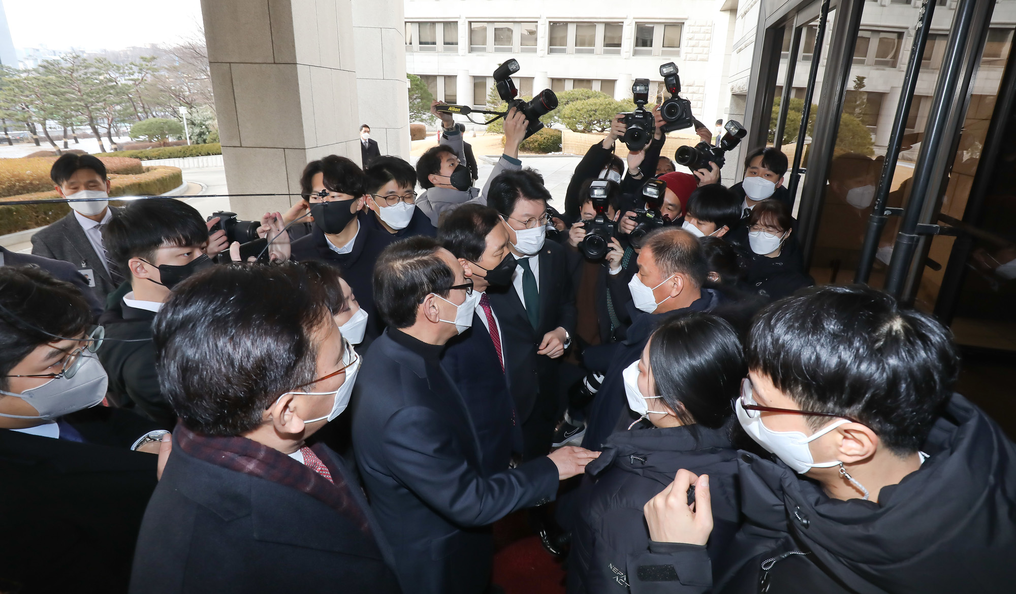 국민의힘 탄핵거래 진상조사단 대법원 항의방문;김도읍;장제원 전주혜 김웅