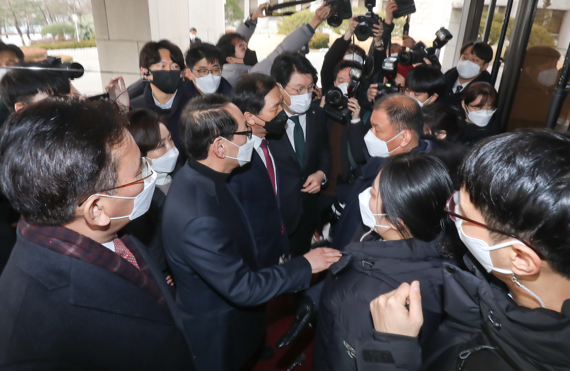 국민의힘 탄핵거래 진상조사단 대법원 항의방문;김도읍;장제원 전주혜 김웅