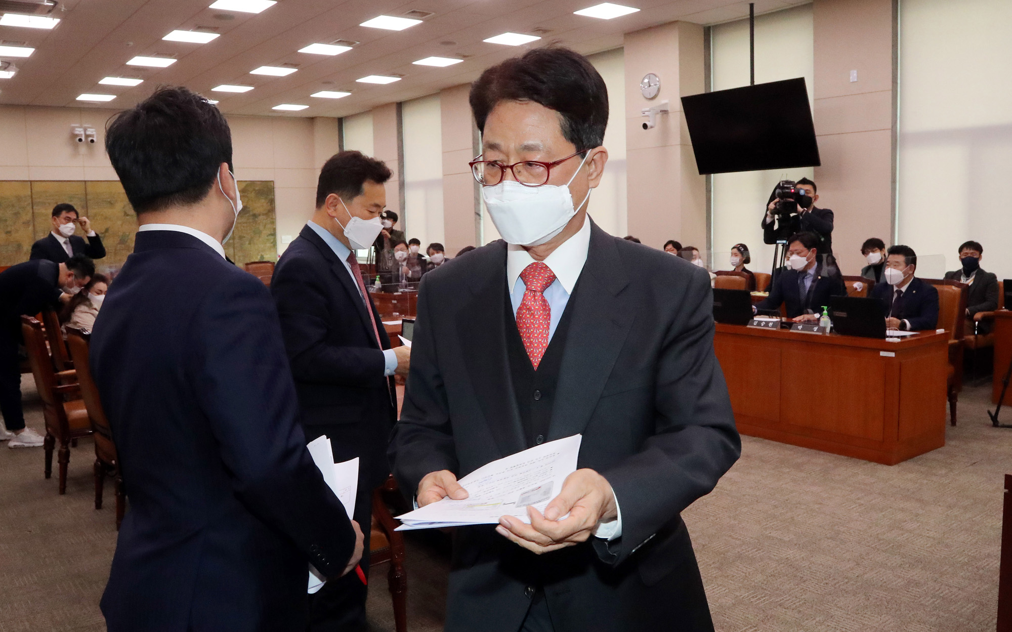 정치;국회;문화체육관광위원회;황희인사청문경과보고서