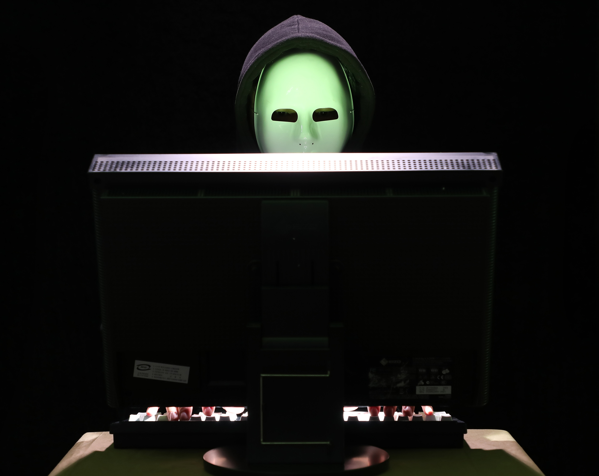 성착취 인형 아동학대 매춘 컴퓨터