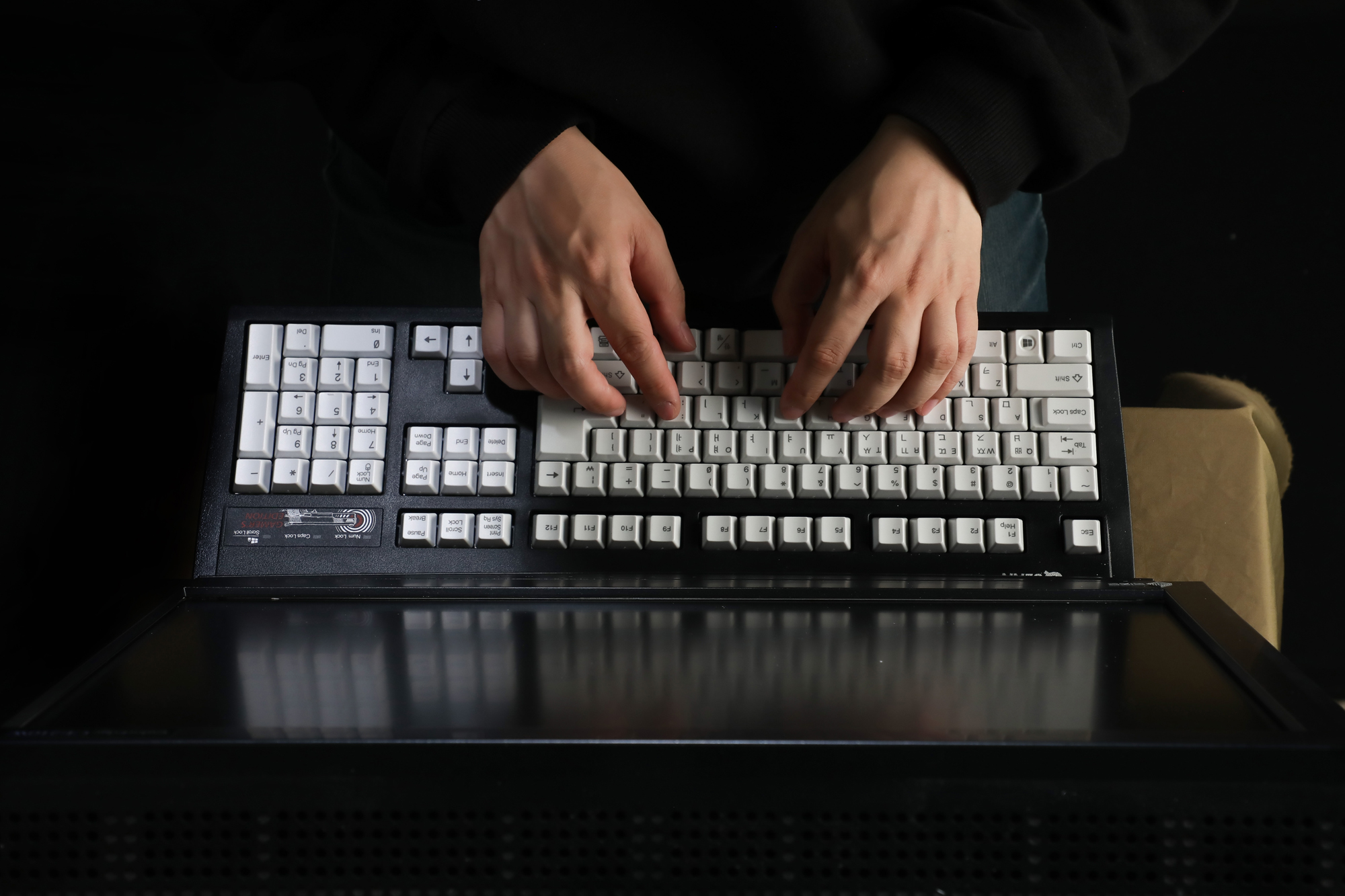 성착취 인형 아동학대 매춘 컴퓨터