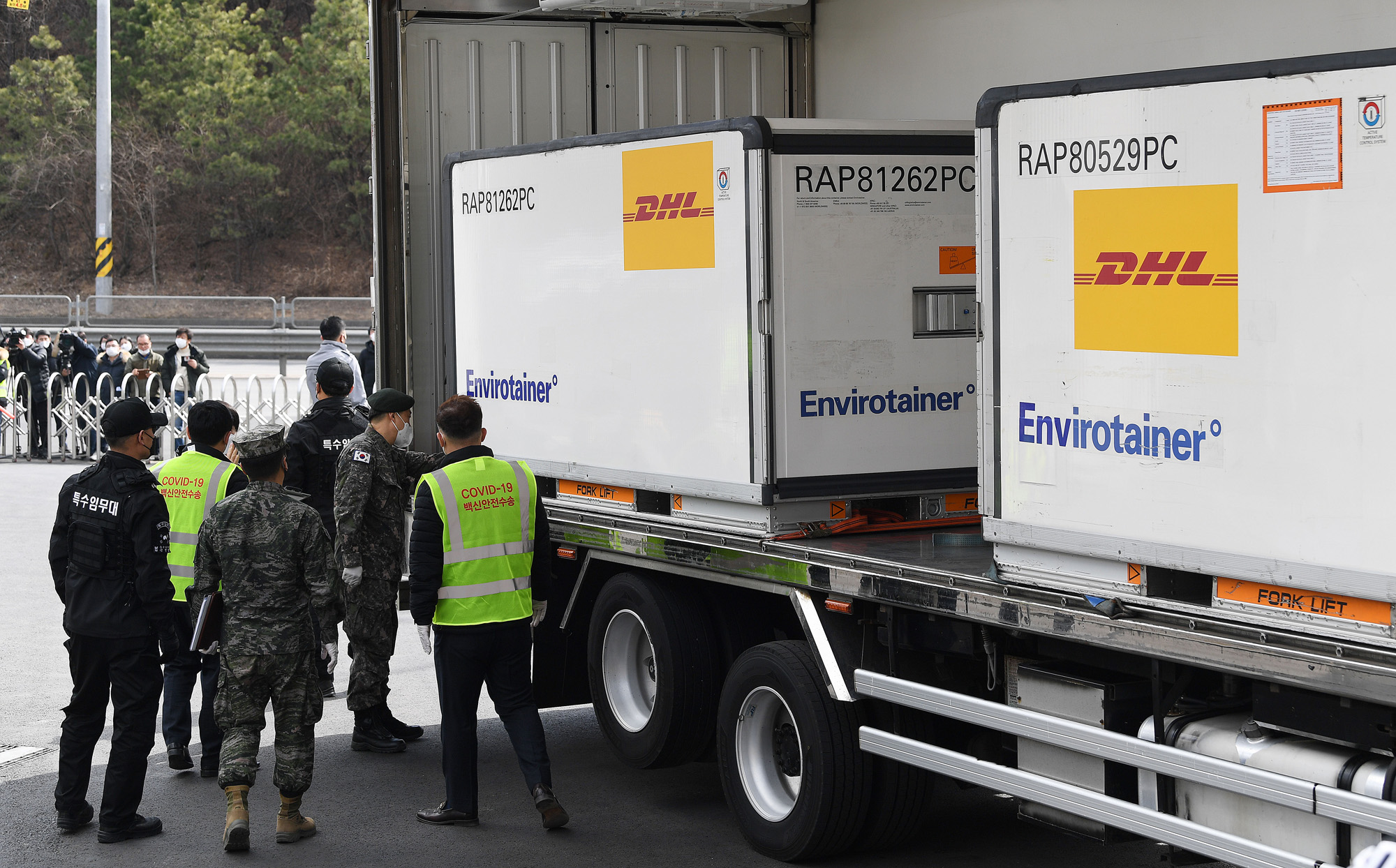 아스트라제네카 코로나 19 백신;첫 출하