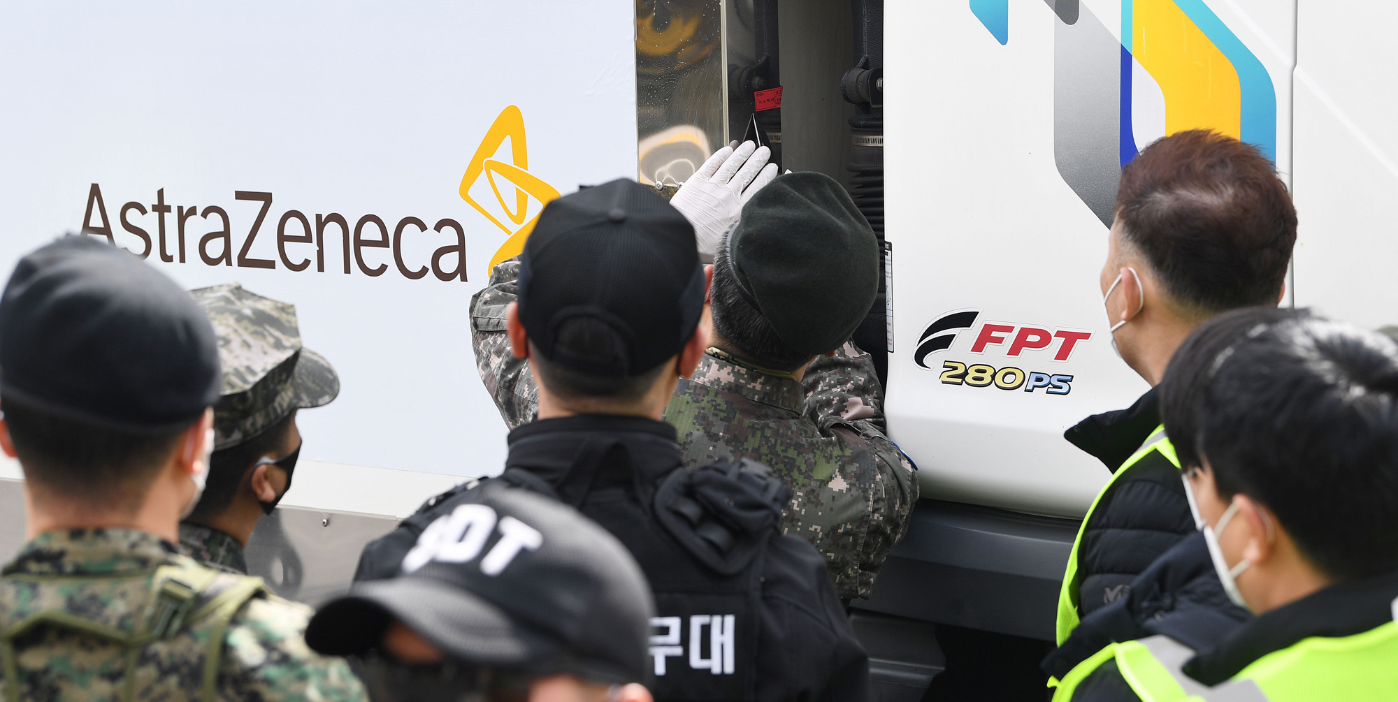 아스트라제네카 코로나 19 백신;첫 출하