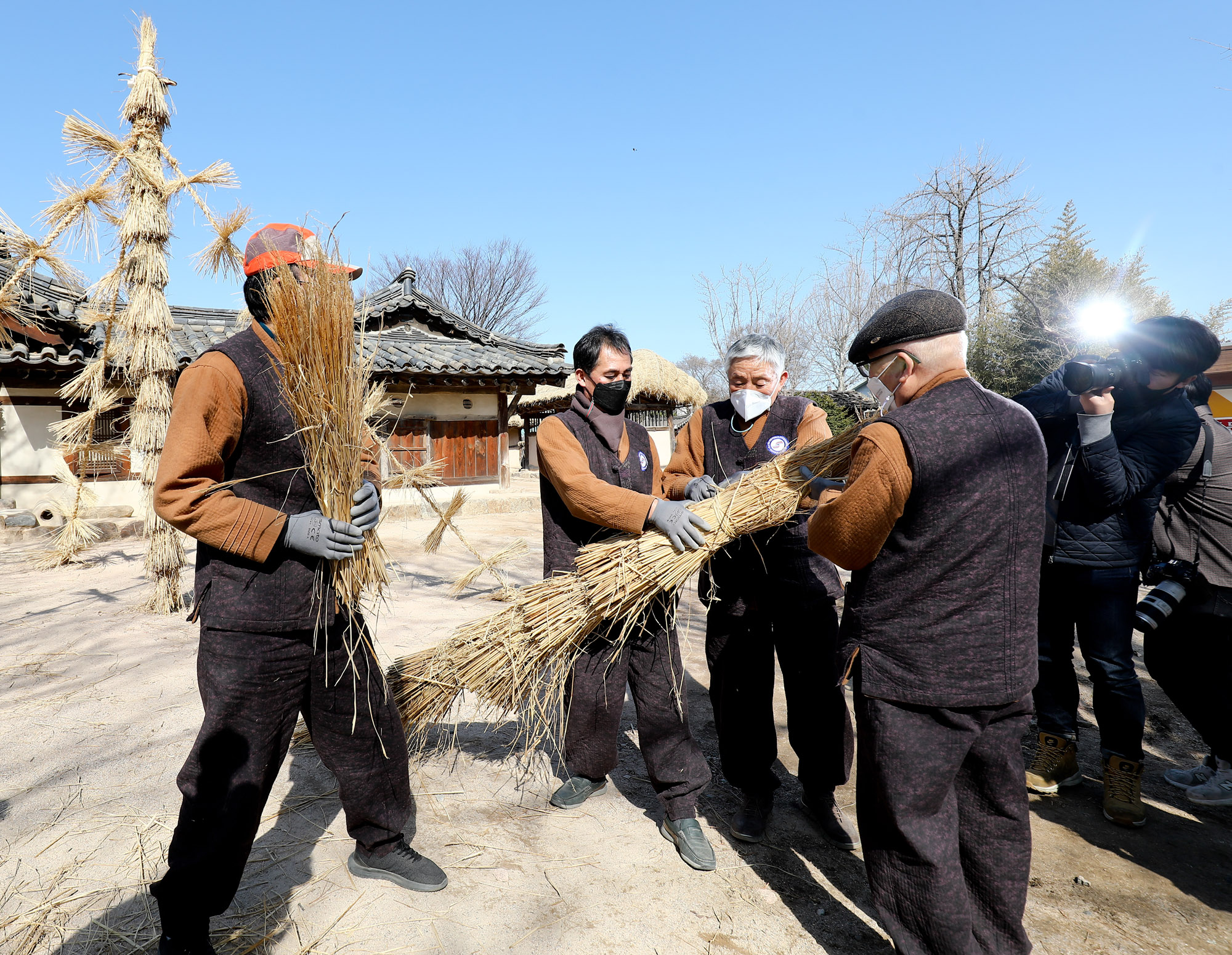 정월대보름;국립민속박물관;볏가릿대세우기;지신밟기;오촌댁
