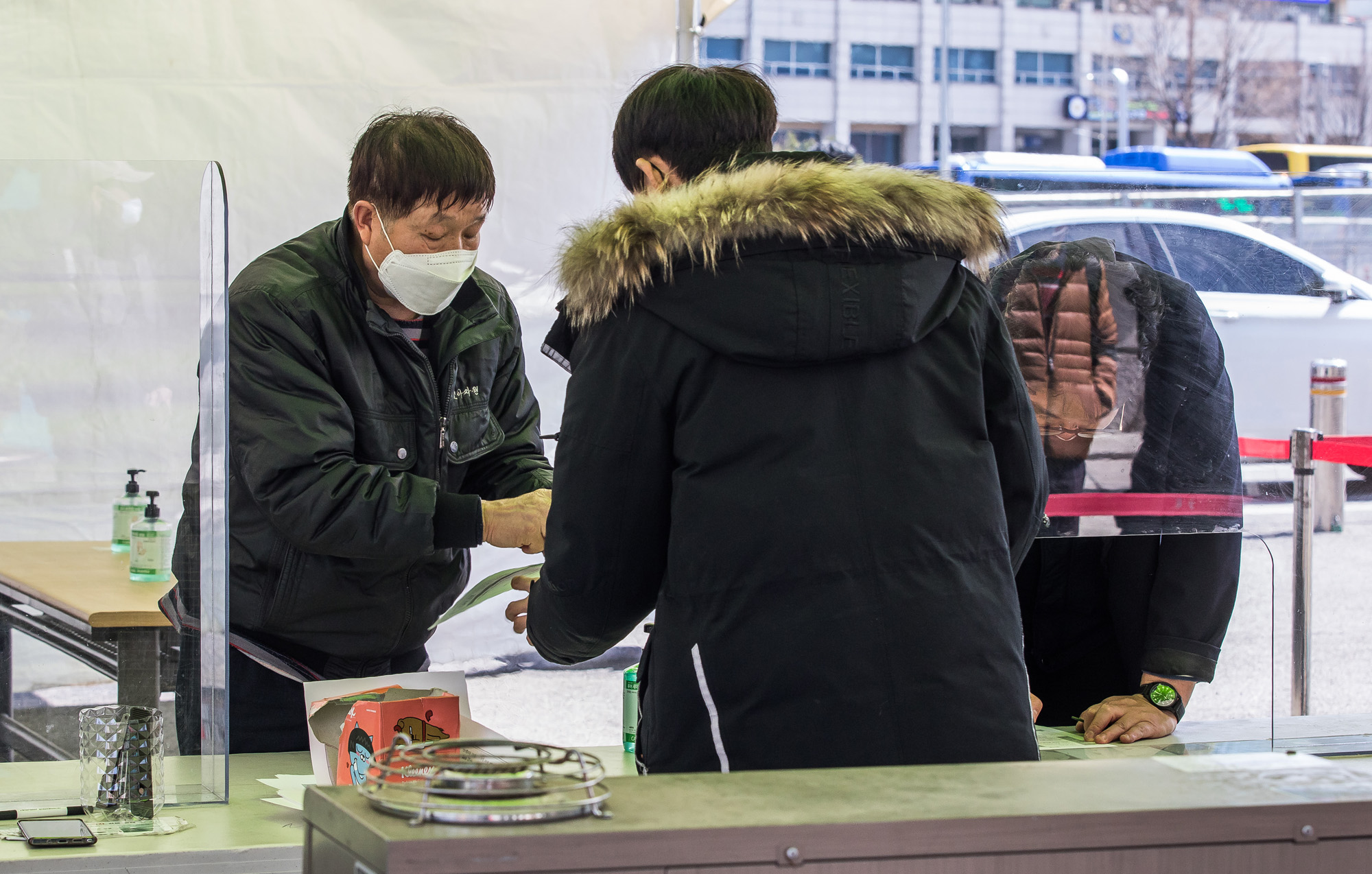 사회;세태;전염병;판데믹;코로나19;신종코로나바이러스감염증;서울역임시선별검사소;임시선별진료소