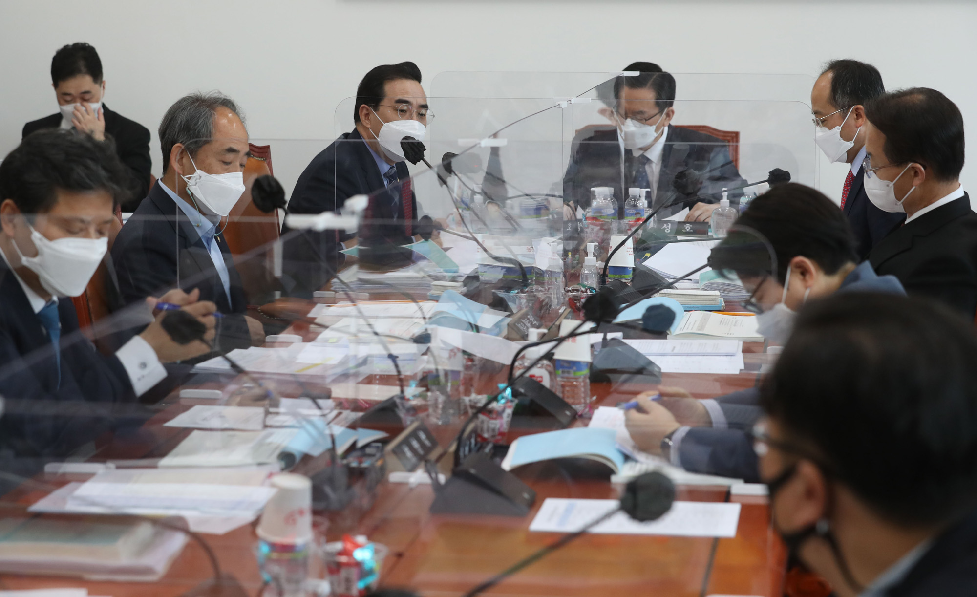 정치;국회;추경예산안 조성소위원회;추경호;박홍근