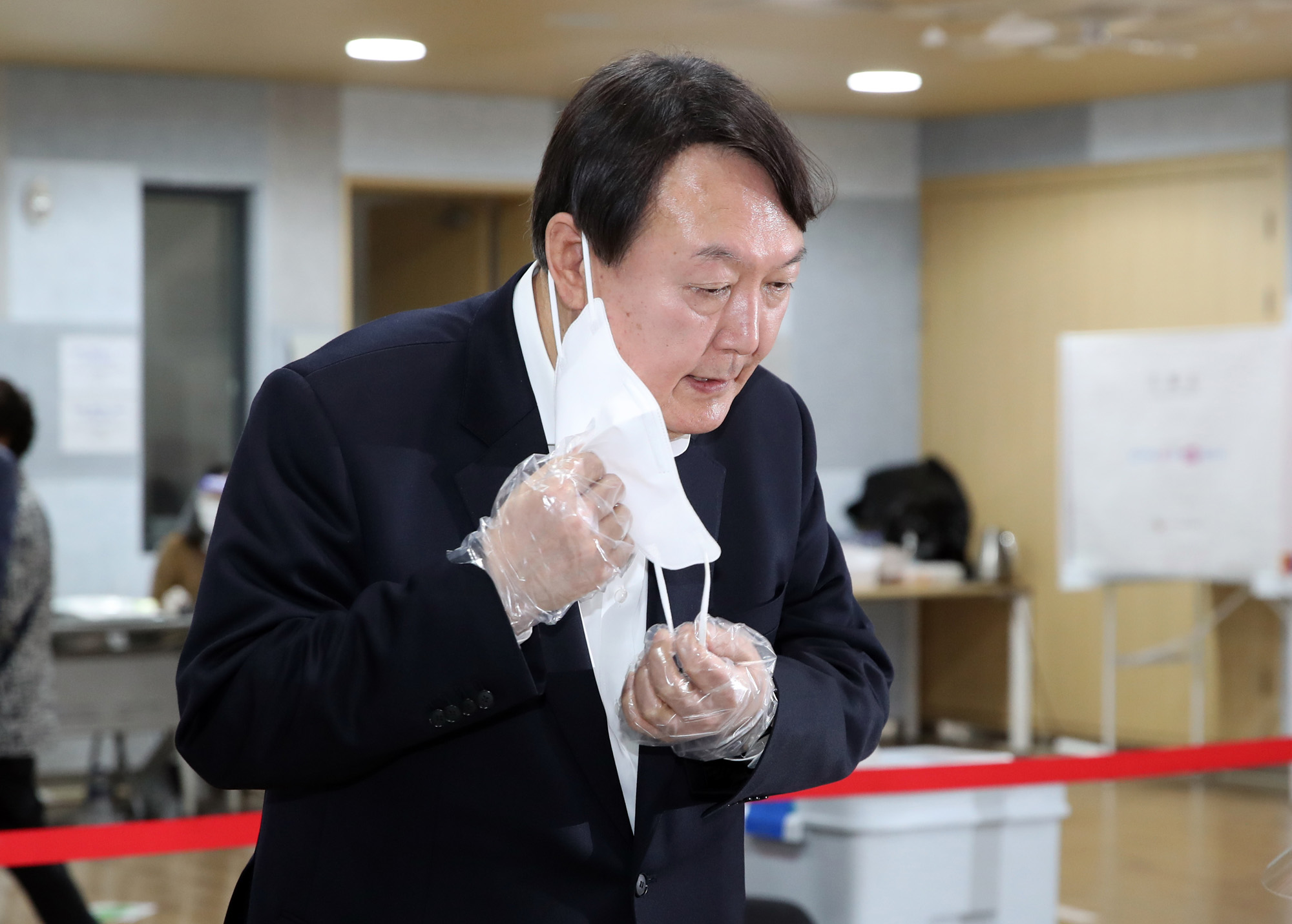 정치;선거;재보궐선거;보궐선거;서울시장보궐선거;사전투표소;남가좌1동주민센터;윤석열;윤석열전검찰총장