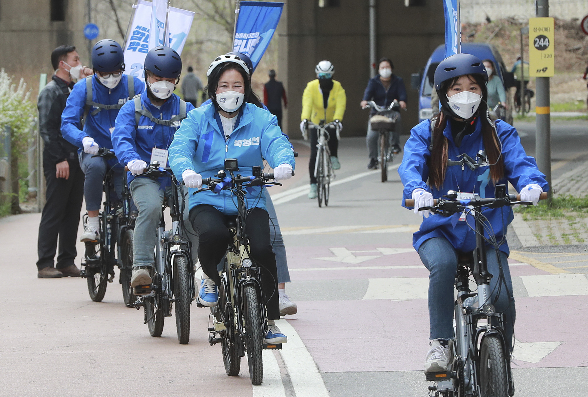정치;정당;더불어민주당;박영선;서울시장후보;자전거;유세