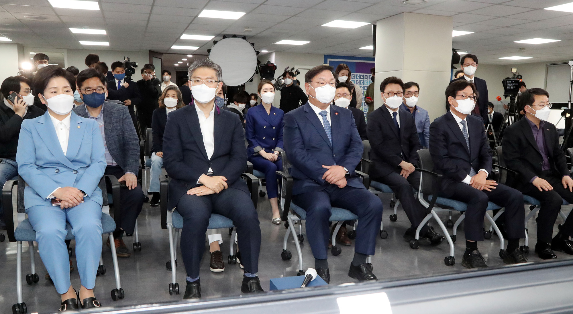 정치;정당;더불어민주당;상황실