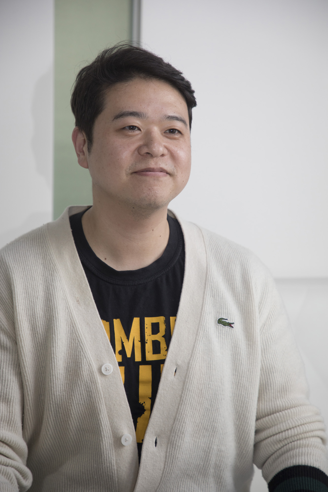 경제;벤쳐;관광;커무브;게임;현실