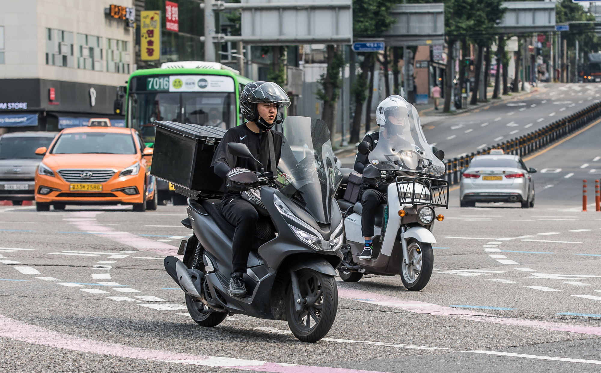 경제;재테크;자영업;배달업;배달오토바이;배달의민족;배민라이더스;쿠팡이츠;배민쿠팡이츠싸움에새우등터지는자영업