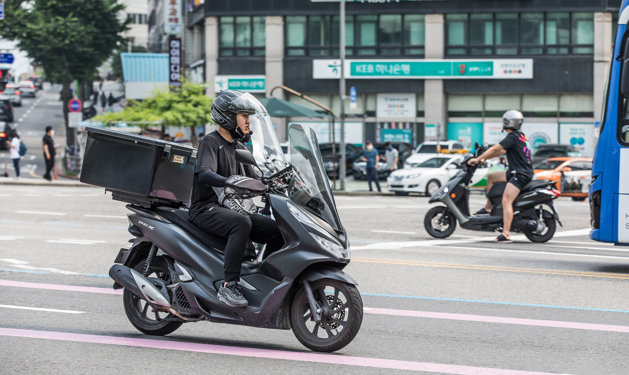 경제;재테크;자영업;배달업;배달오토바이;배달의민족;배민라이더스;쿠팡이츠;배민쿠팡이츠싸움에새우등터지는자영업