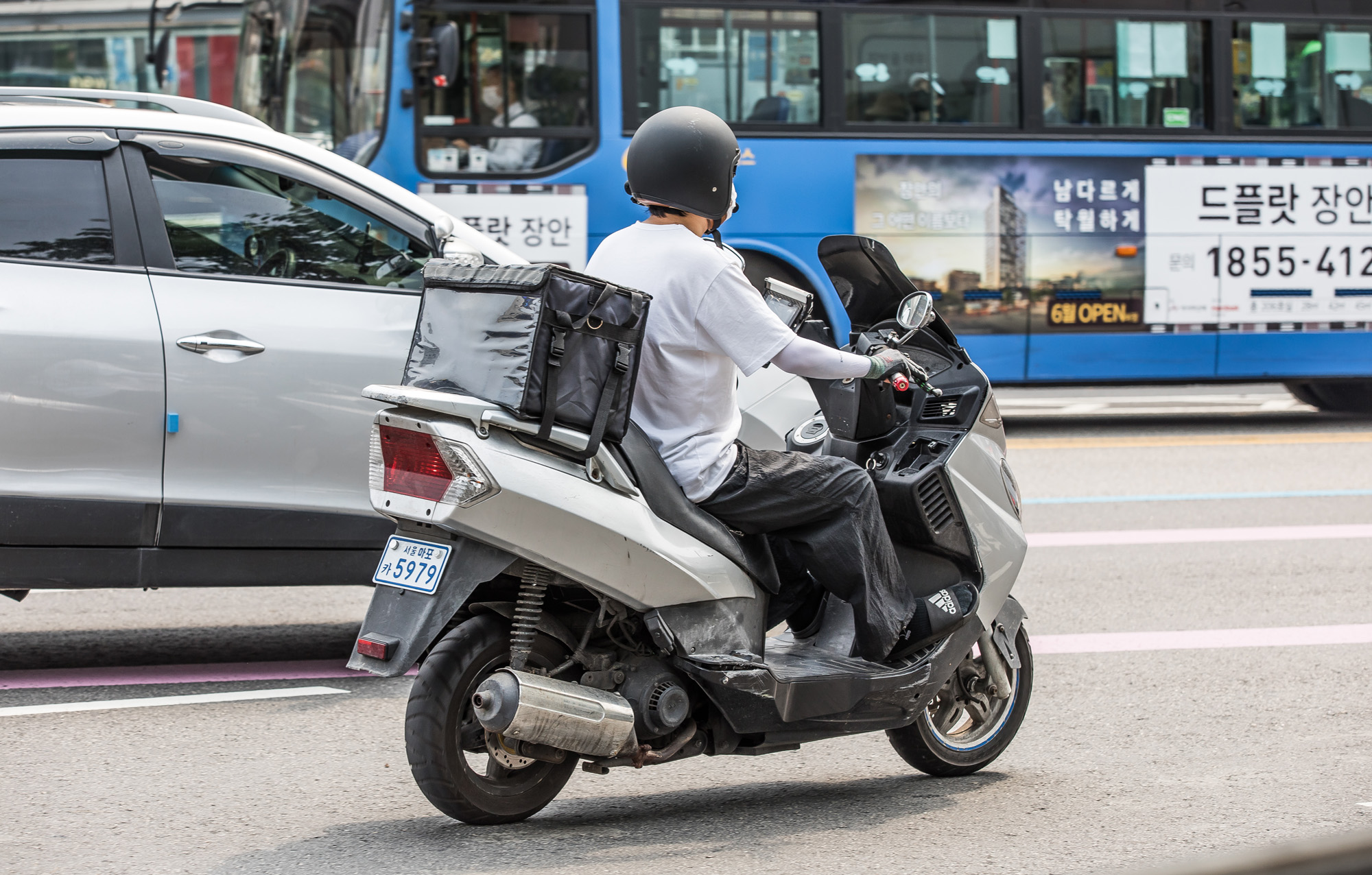 경제;재테크;자영업;배달업;배달오토바이;배달의민족;배민라이더스;쿠팡이츠;배민쿠팡이츠싸움에새우등터지는자영업