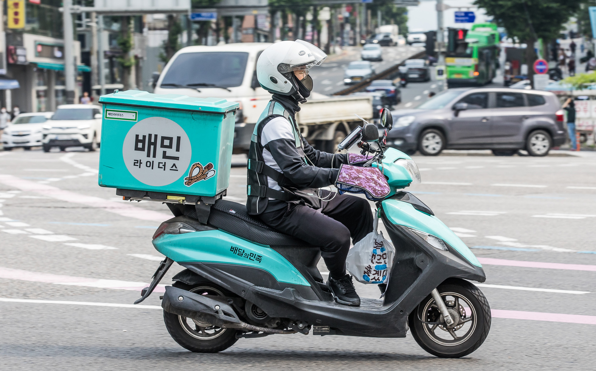 경제;재테크;자영업;배달업;배달오토바이;배달의민족;배민라이더스;쿠팡이츠;배민쿠팡이츠싸움에새우등터지는자영업