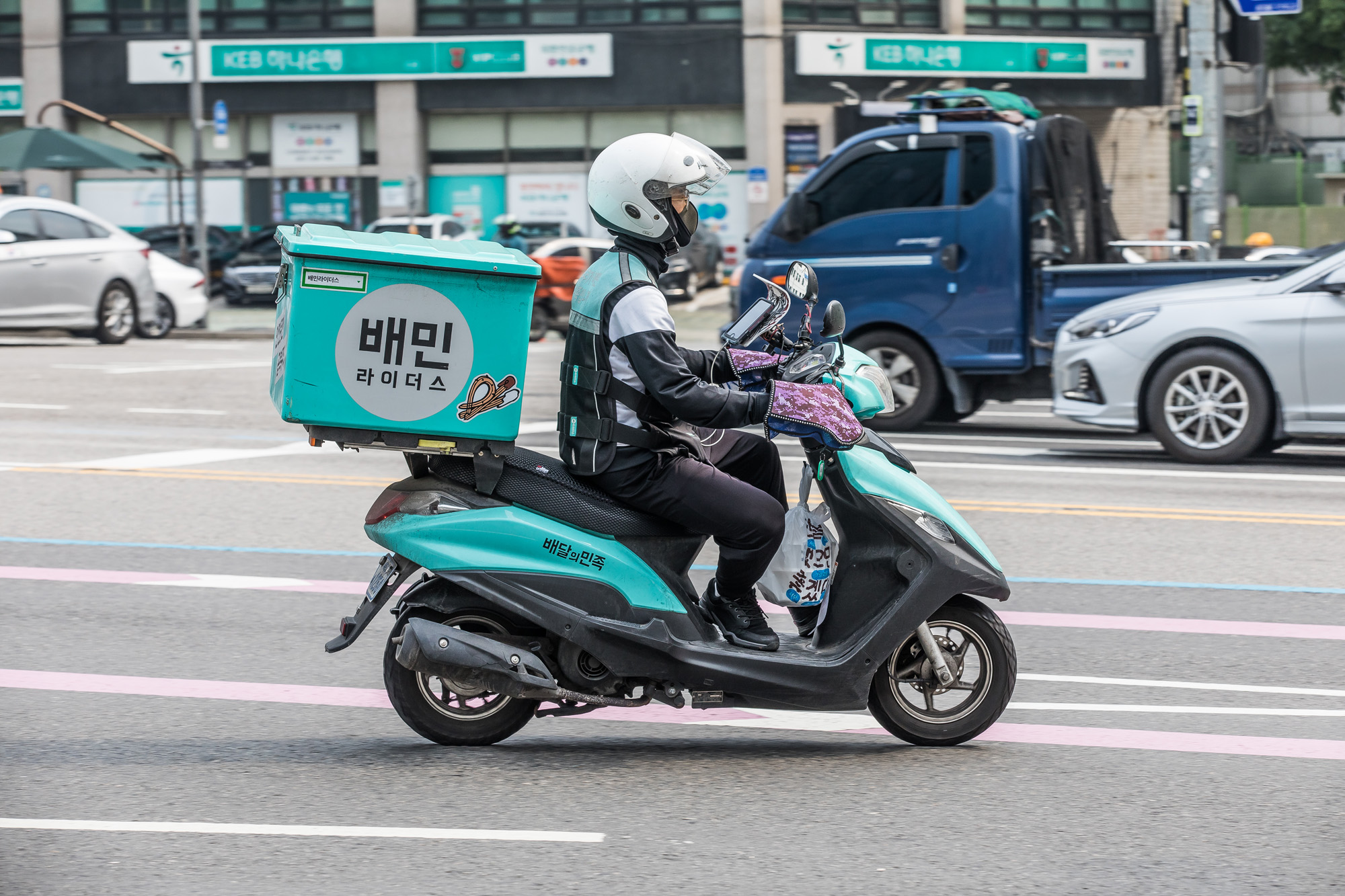 경제;재테크;자영업;배달업;배달오토바이;배달의민족;배민라이더스;쿠팡이츠;배민쿠팡이츠싸움에새우등터지는자영업