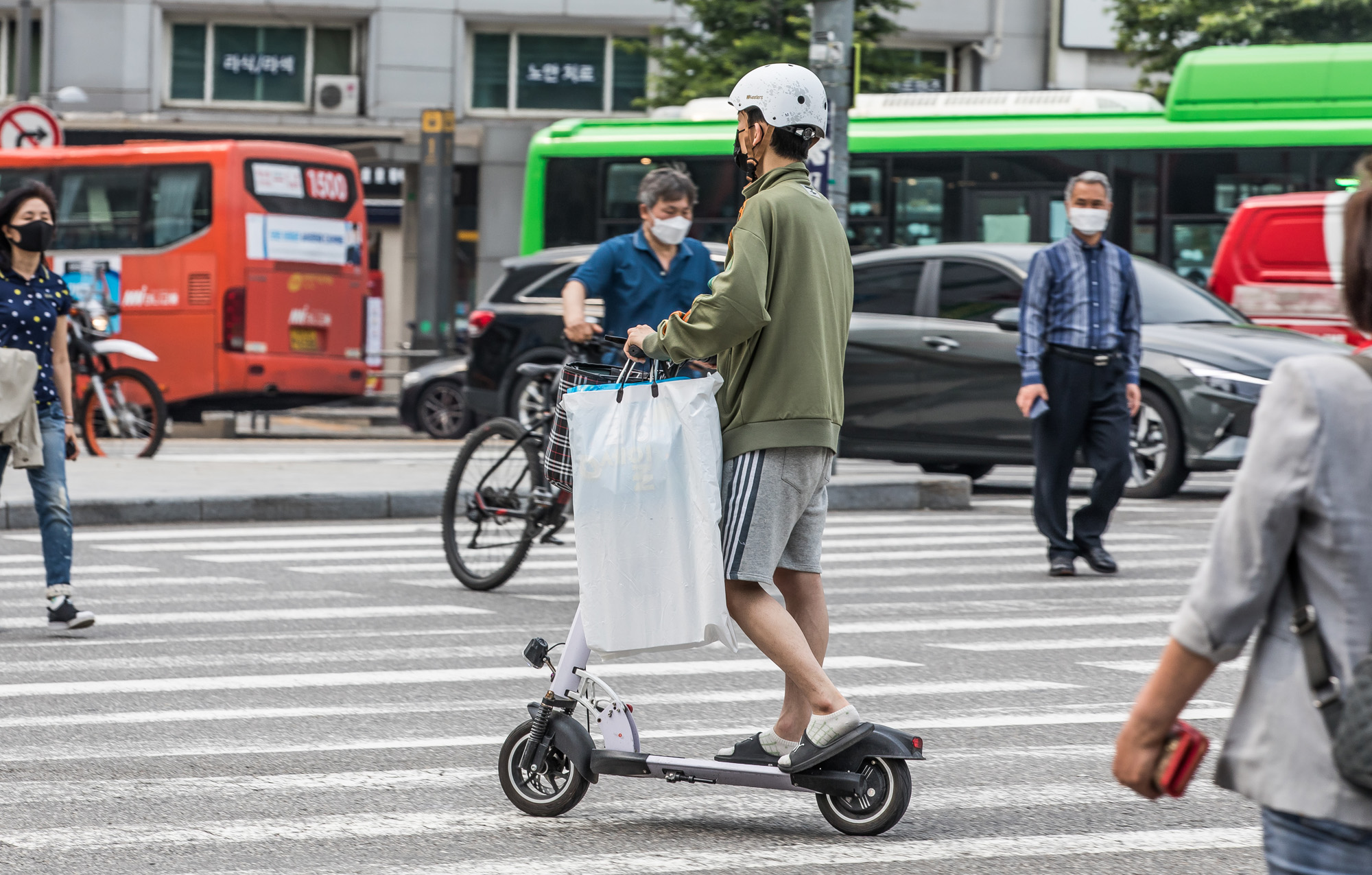 경제;재테크;자영업;배달업;배달오토바이;배달의민족;배민라이더스;쿠팡이츠;배민쿠팡이츠싸움에새우등터지는자영업