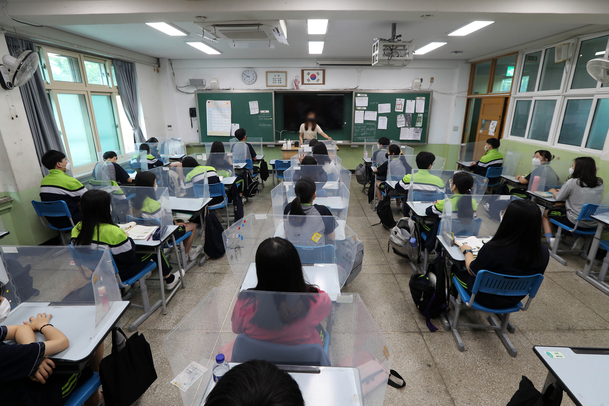 사회;코로나19;교육;학교;중학교;등교