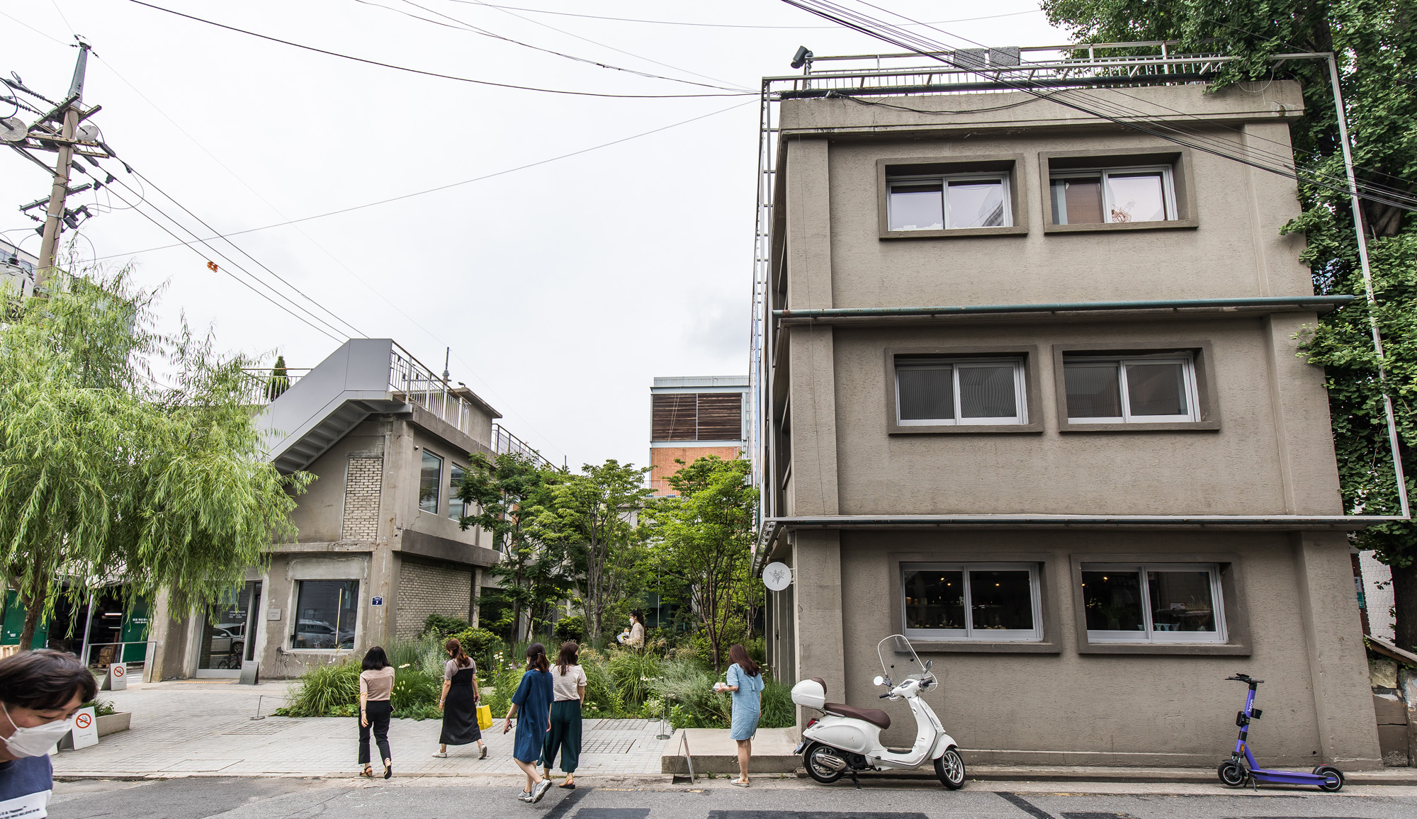 경제;기업;식품업계;화장품업계;플래그쉽스토어;오프라인스토어;아모레퍼시픽;아모레성수;화장품샵