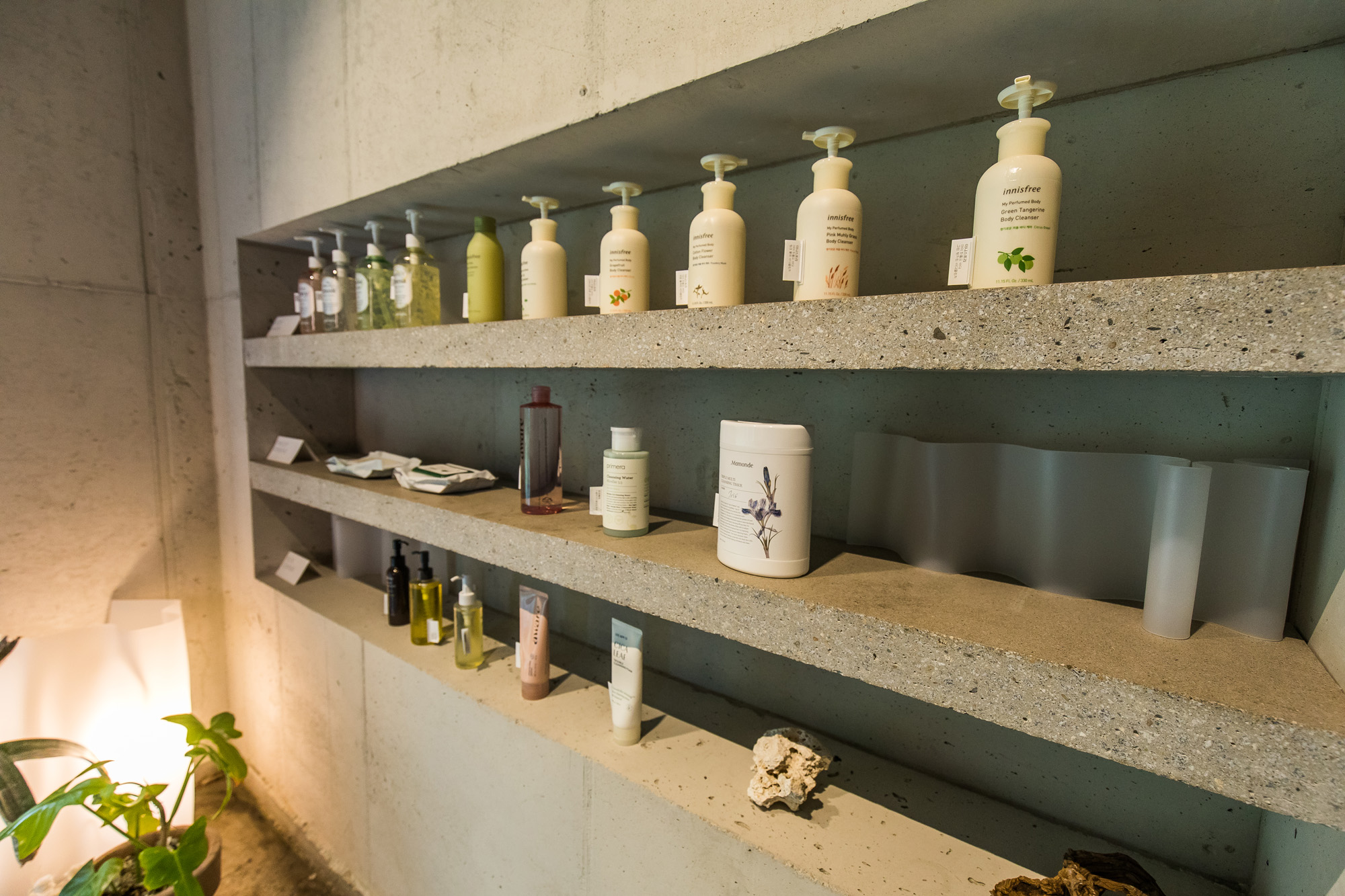 경제;기업;식품업계;화장품업계;플래그쉽스토어;오프라인스토어;아모레퍼시픽;아모레성수;화장품샵