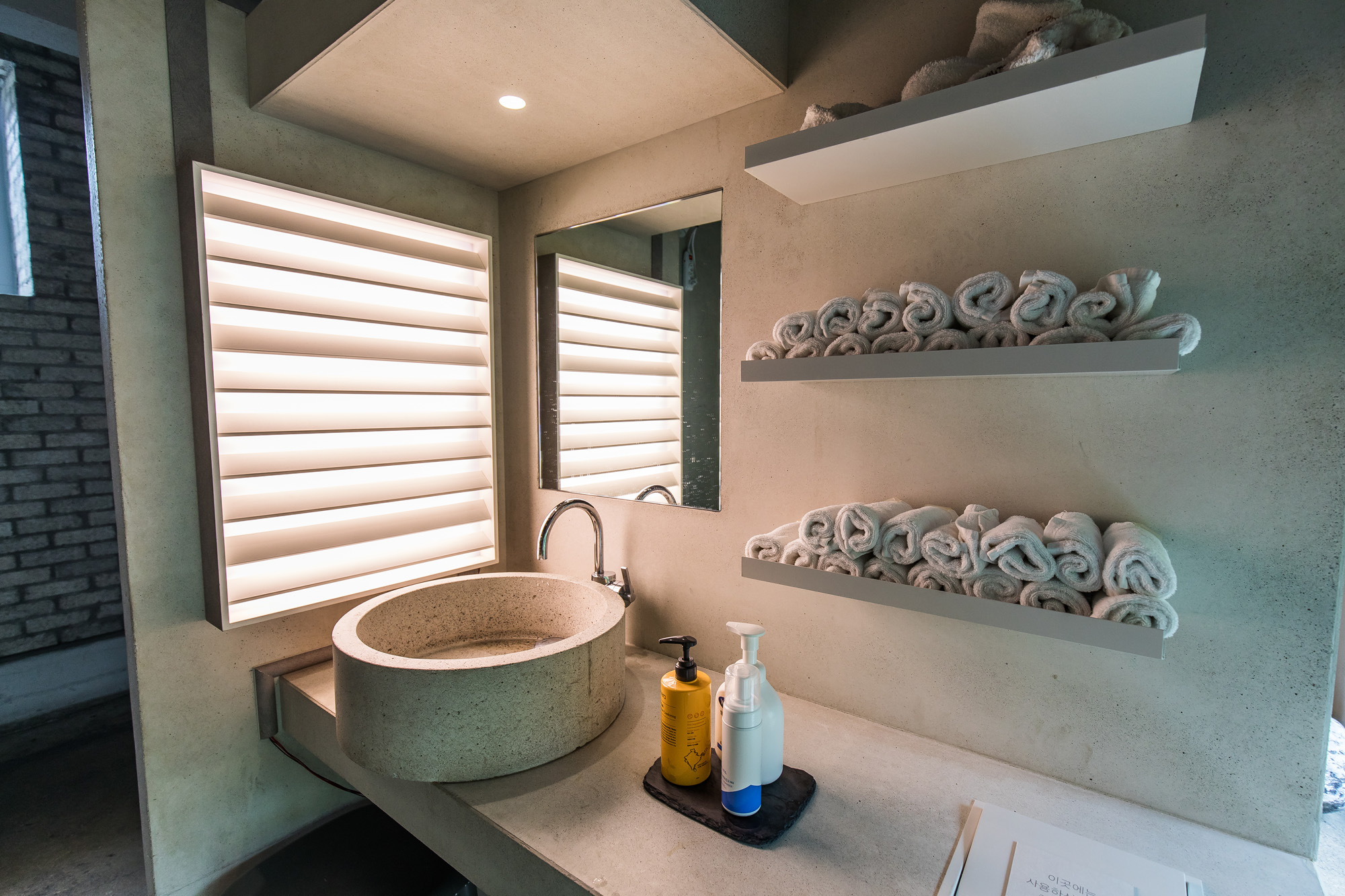 경제;기업;식품업계;화장품업계;플래그쉽스토어;오프라인스토어;아모레퍼시픽;아모레성수;화장품샵