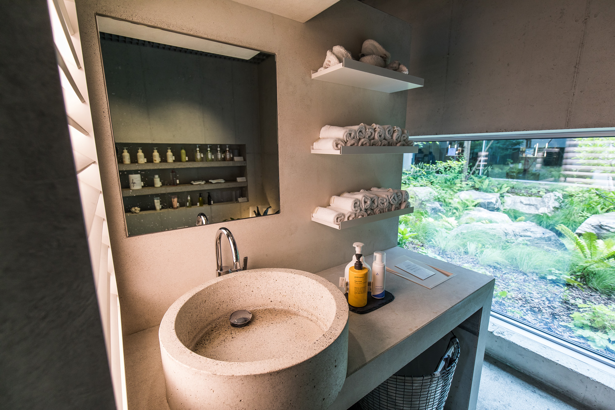 경제;기업;식품업계;화장품업계;플래그쉽스토어;오프라인스토어;아모레퍼시픽;아모레성수;화장품샵