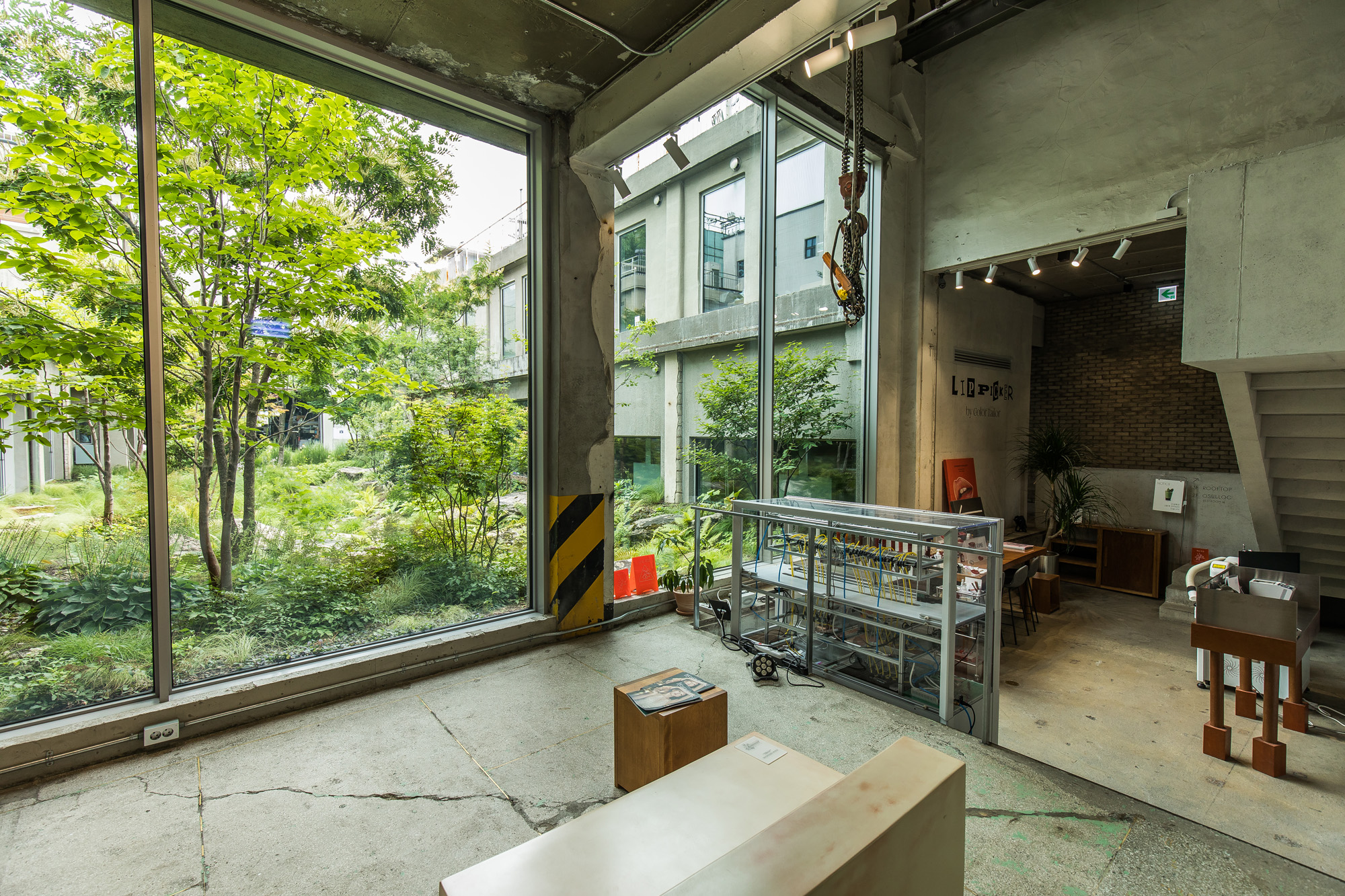 경제;기업;식품업계;화장품업계;플래그쉽스토어;오프라인스토어;아모레퍼시픽;아모레성수;화장품샵