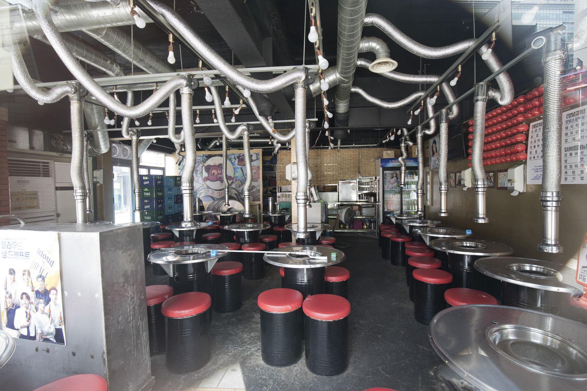 사회;세태;코로나19;사회적거리두기;4단계;홍대거리;스케치