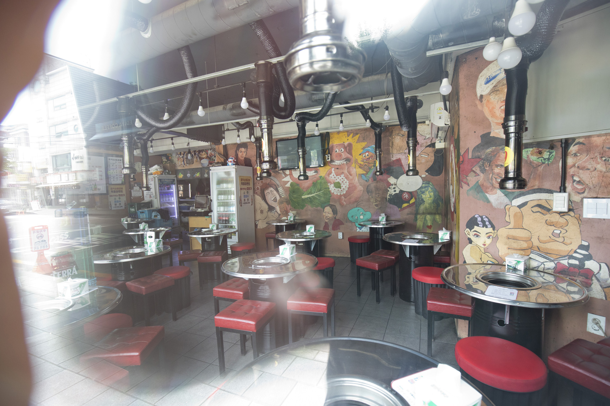 사회;세태;코로나19;사회적거리두기;4단계;홍대거리;스케치