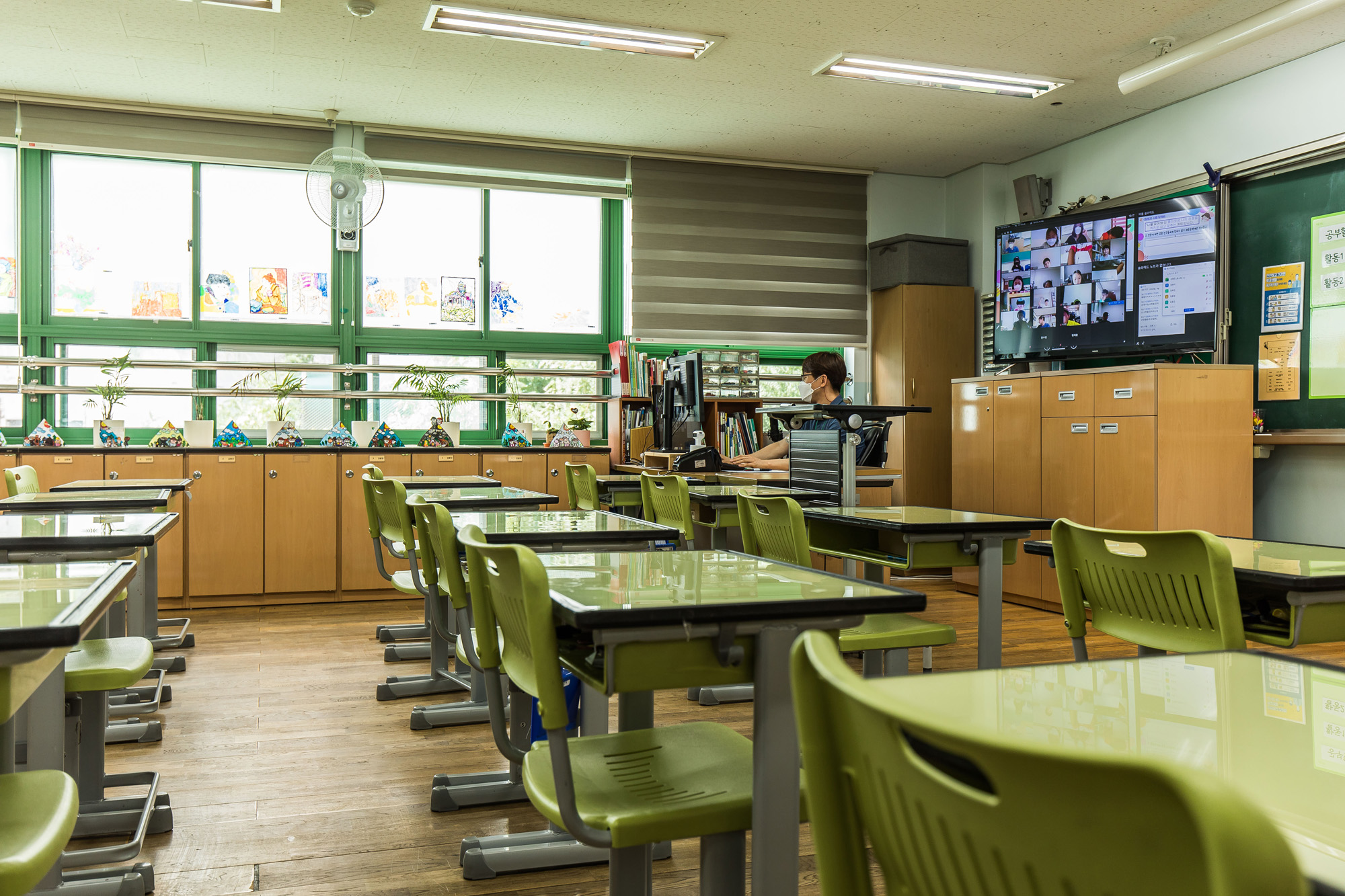 사회;교육;세태;코로나19;신종코로나바이러스감염증;사회적거리두기4단계;서울학교원격수업;서울무학초등학교