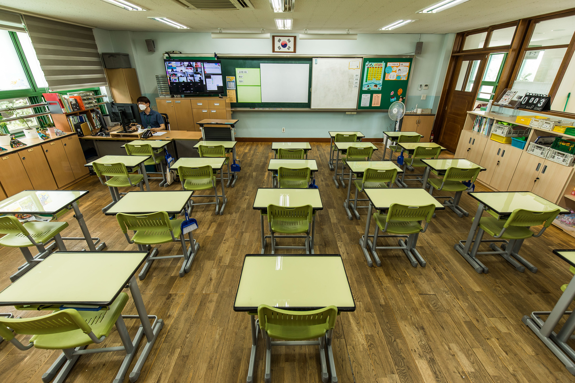 사회;교육;세태;코로나19;신종코로나바이러스감염증;사회적거리두기4단계;서울학교원격수업;서울무학초등학교