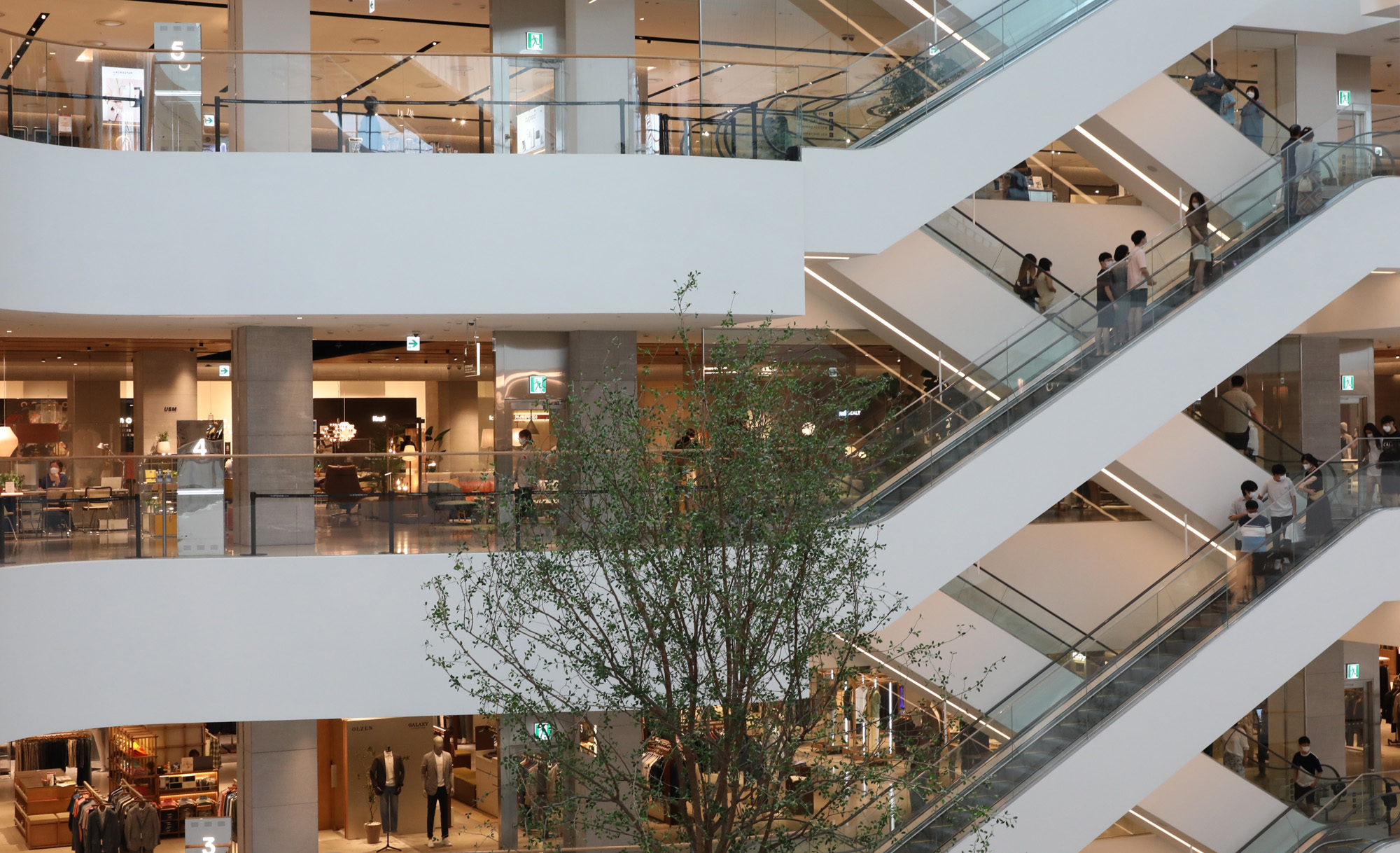 사회;코로나19거리두기4단계;대형쇼핑몰;거리두기쇼핑몰