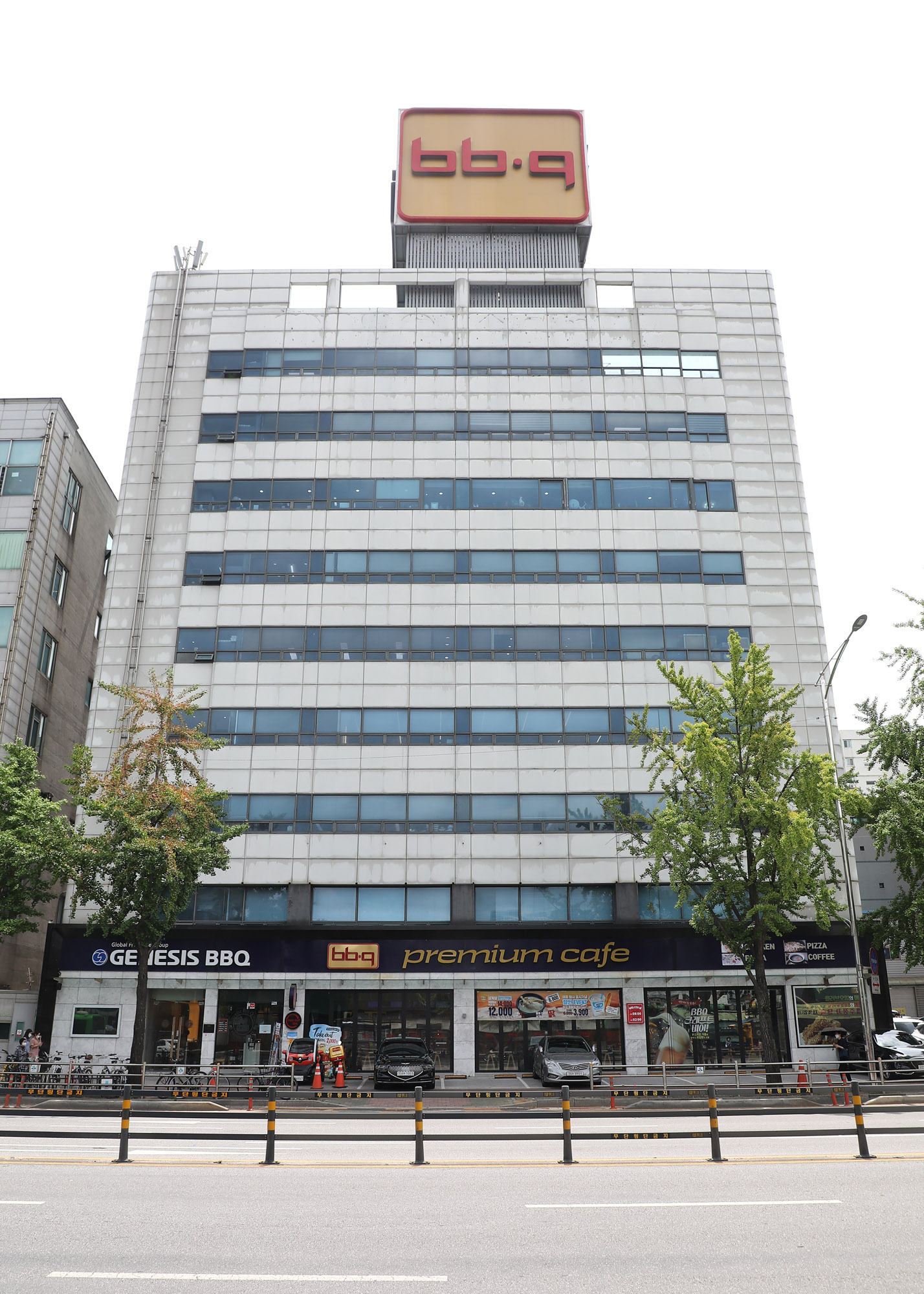 BBQ;치킨프렌차이즈;제너시스BBQ그룹;비비큐;프리미엄카페