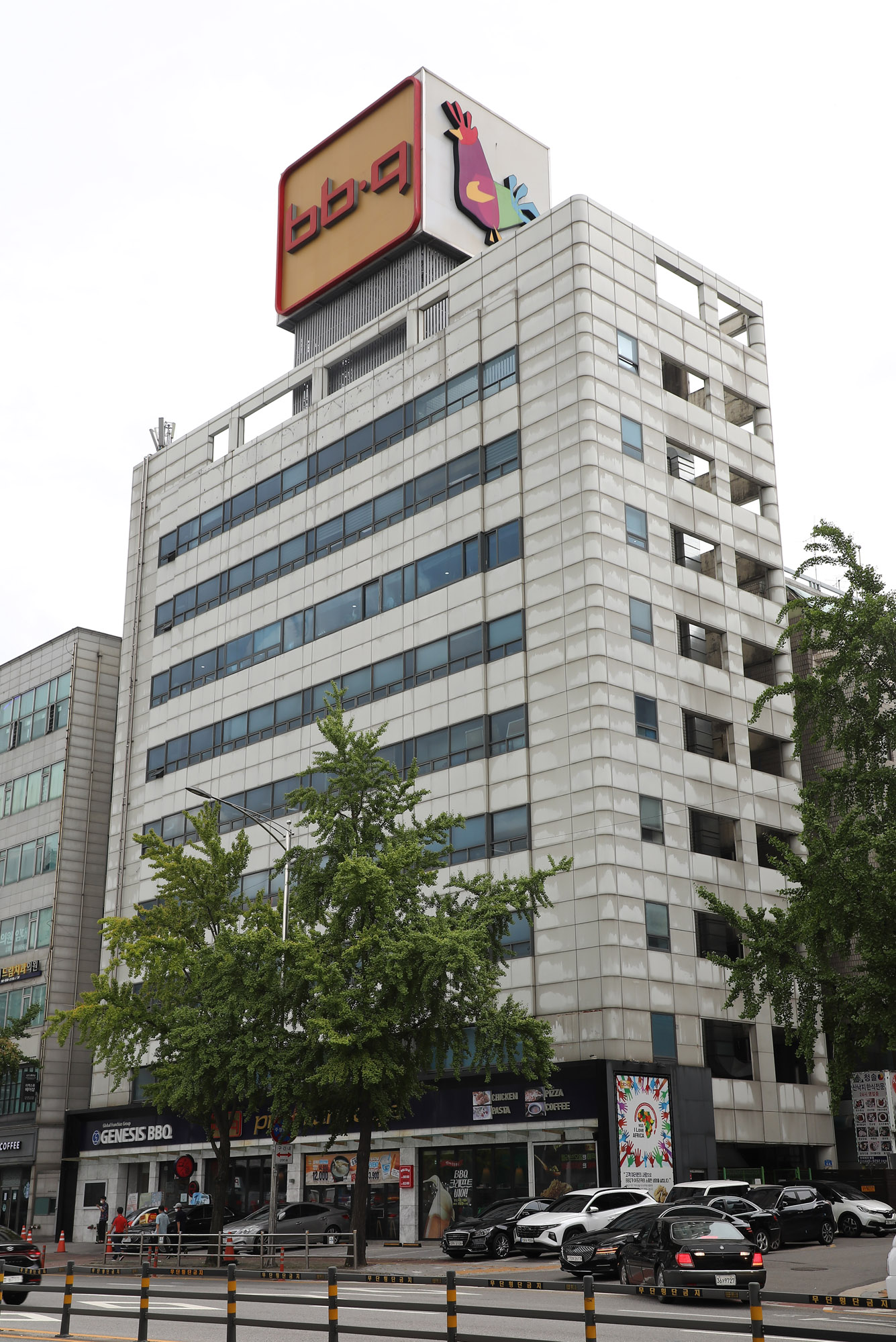 BBQ;치킨프렌차이즈;제너시스BBQ그룹;비비큐;프리미엄카페