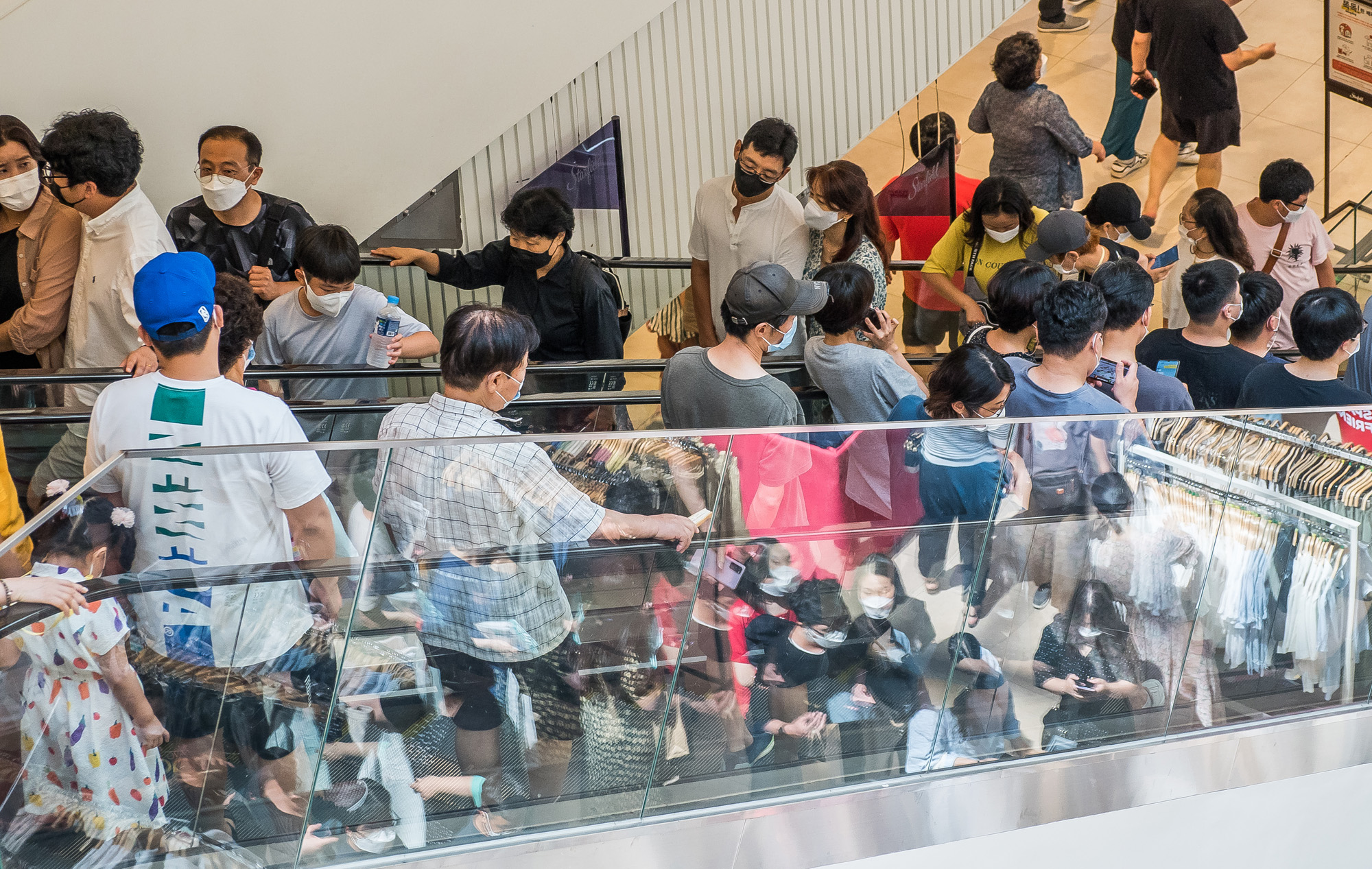 사회;세태;코로나19;신종코로나바이러스감염증;수도권사회적거리두기4단계;대형쇼핑몰;거리두기쇼핑몰