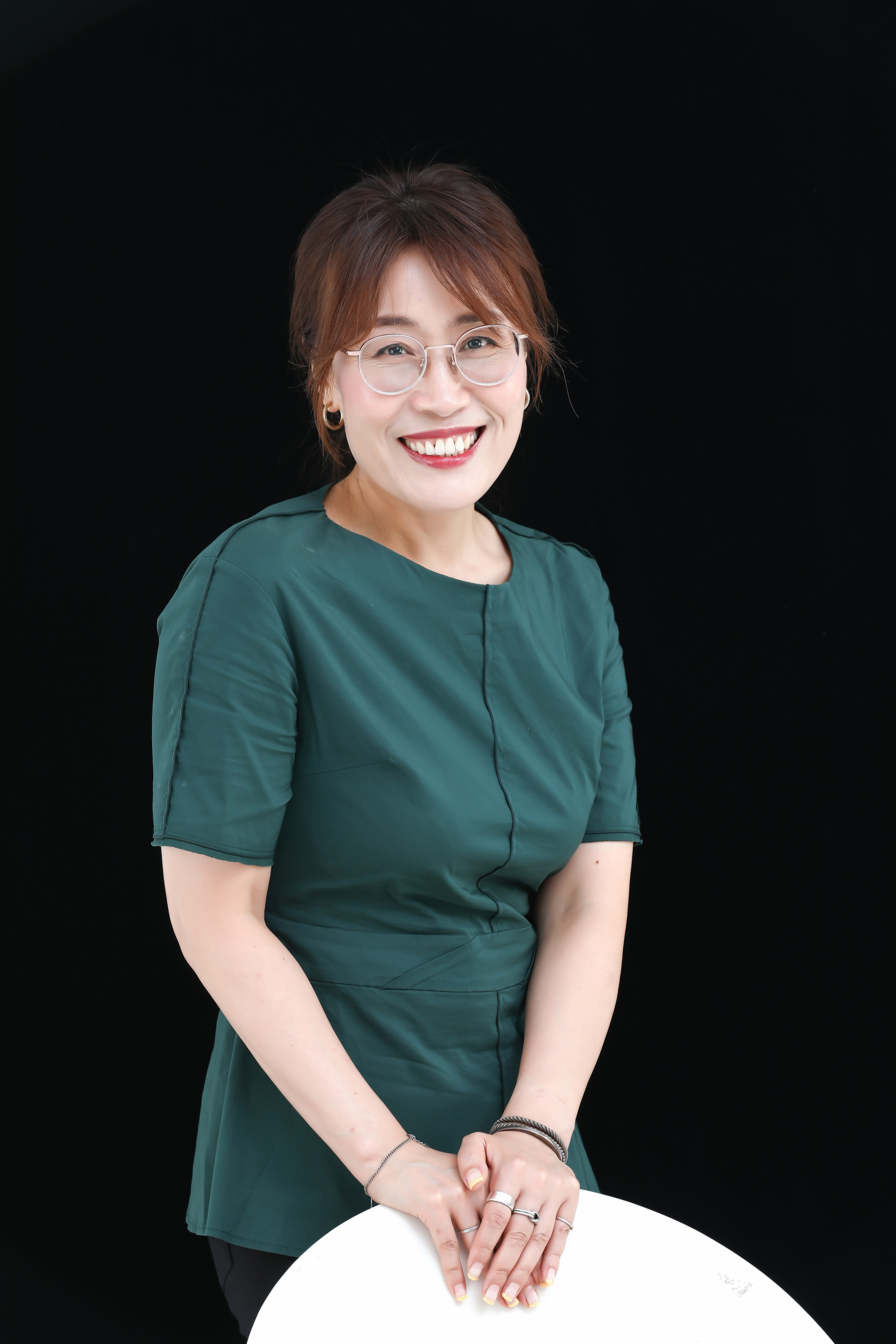 박윤정 스카프 한글폰트 프로필