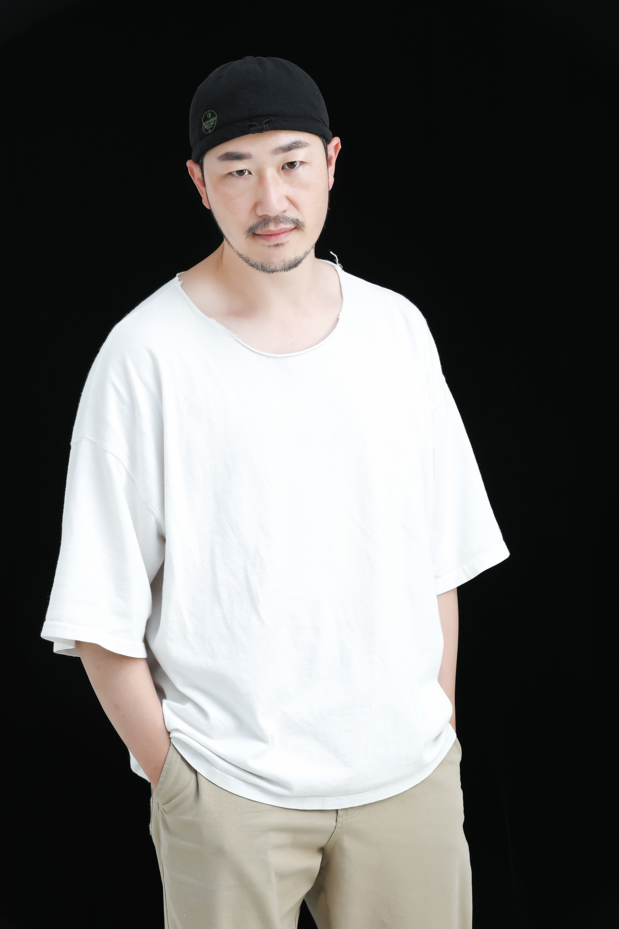최창순 점프 수트 프로필