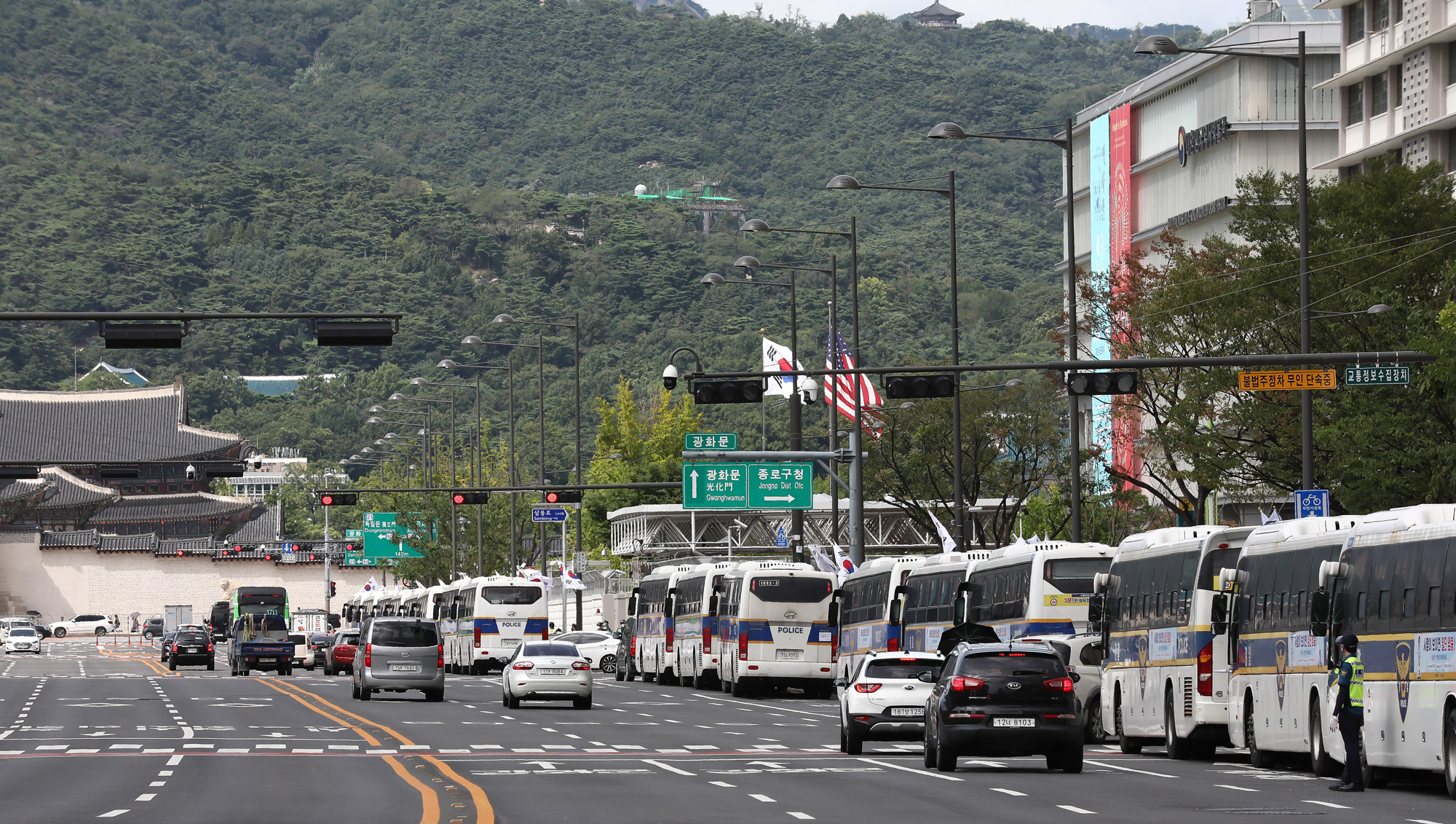 광화문 도로 출입통제 전광훈 사랑제일교회