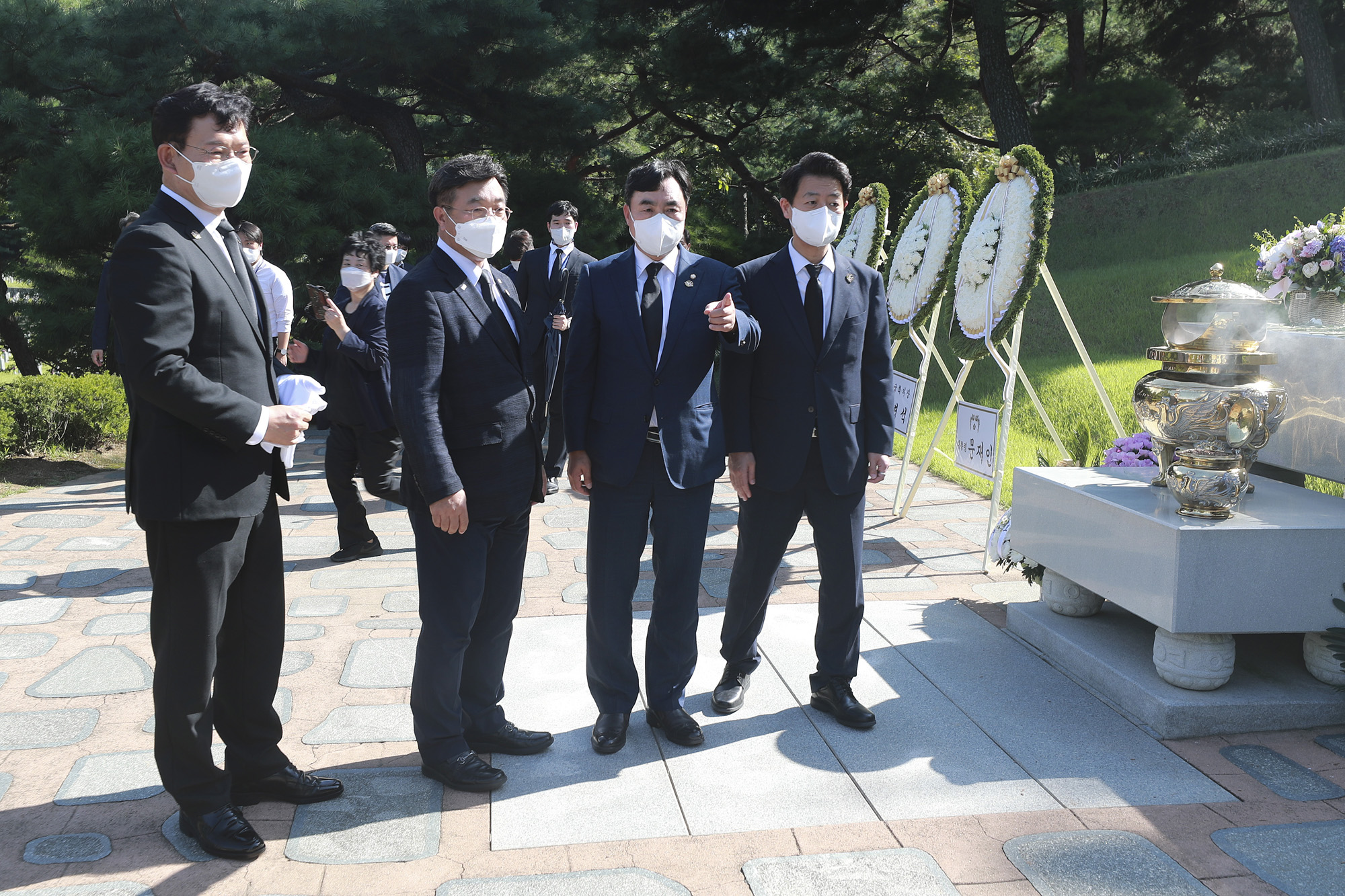 정치;정당;더불어민주당;지도부;송영길;김대중;대통령;묘역