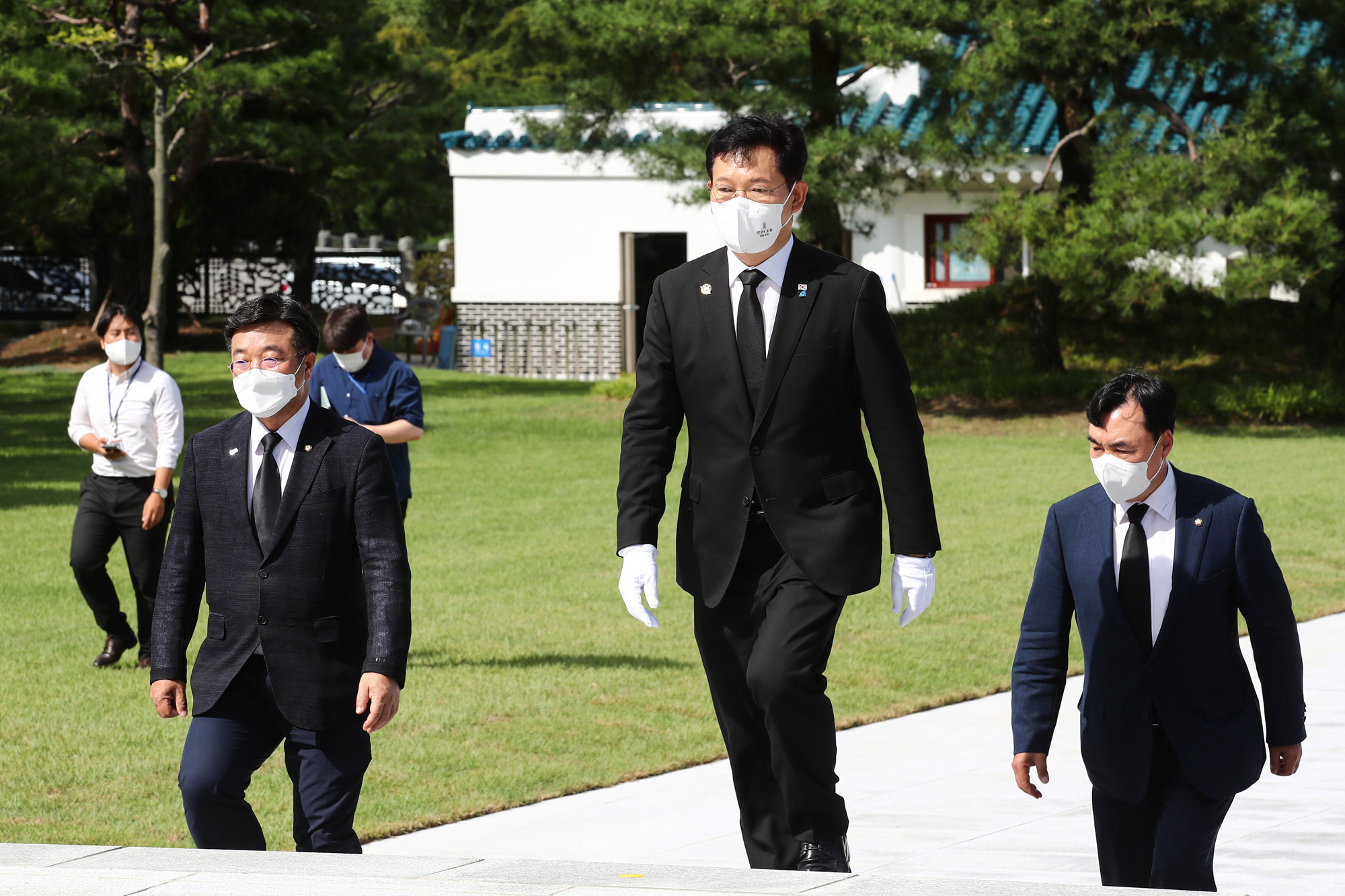 정치;정당;더불어민주당;현충탑