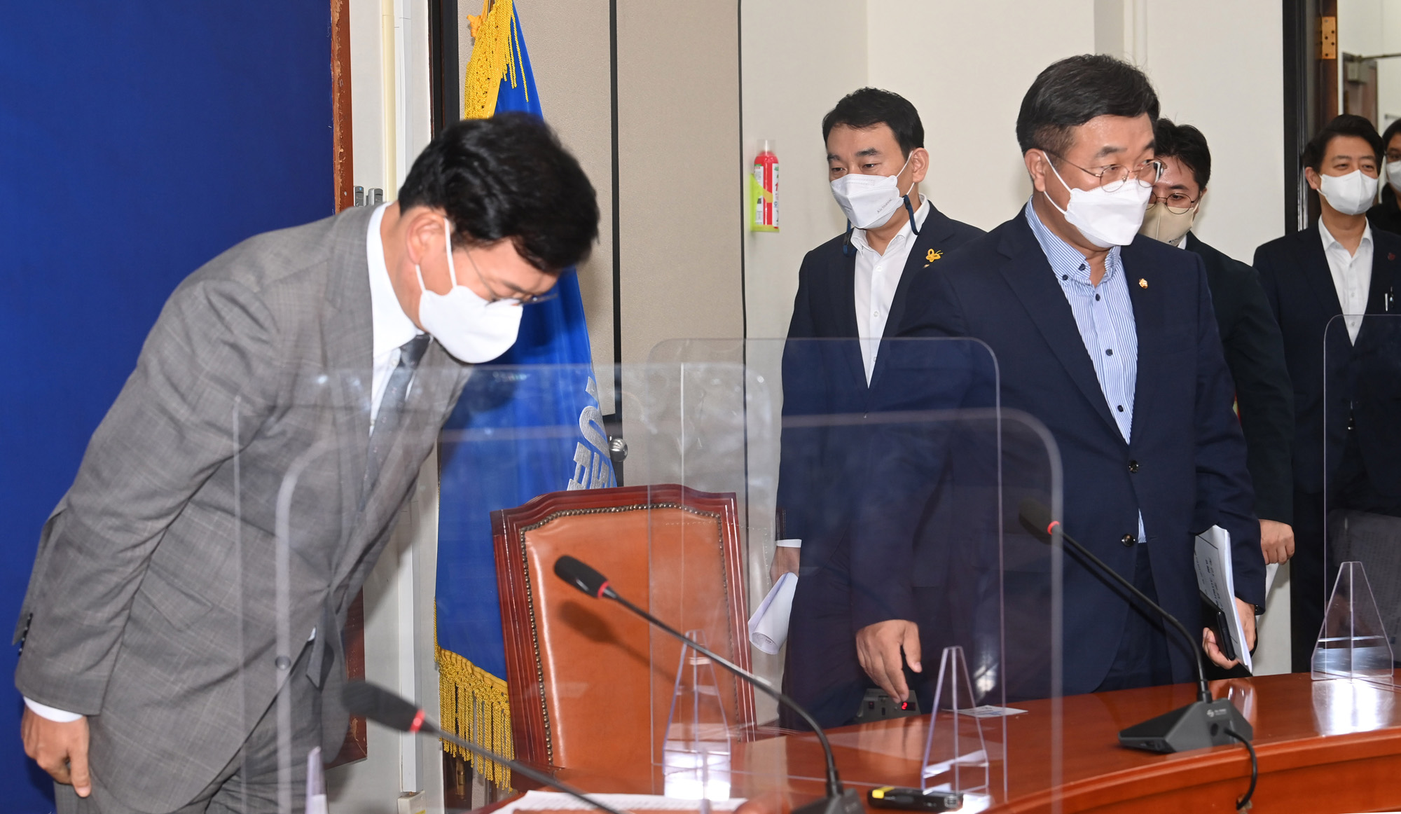 정치;정당;더불어민주당;최고위워회의