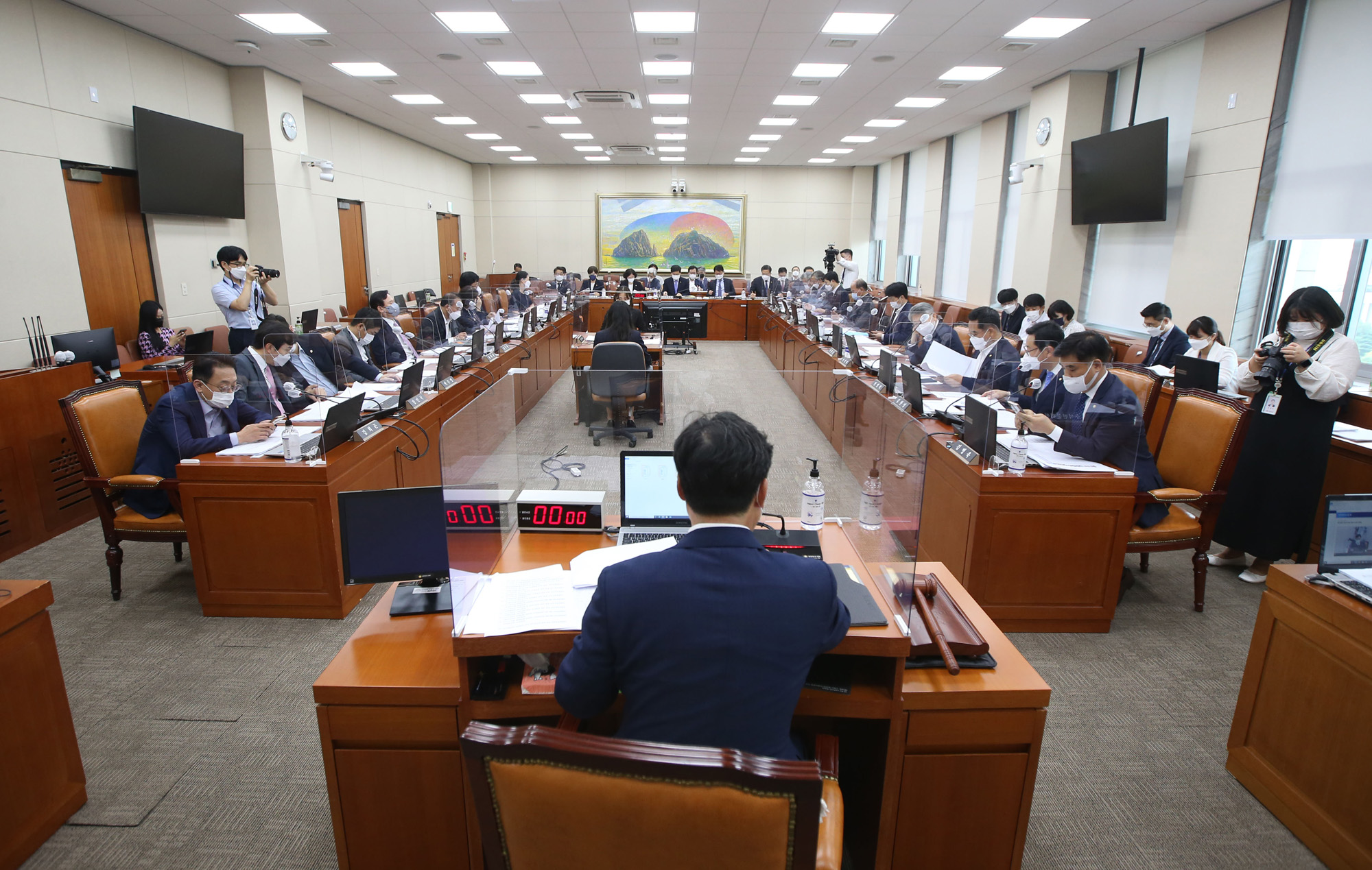 정치;국회;상임위;정무위원회