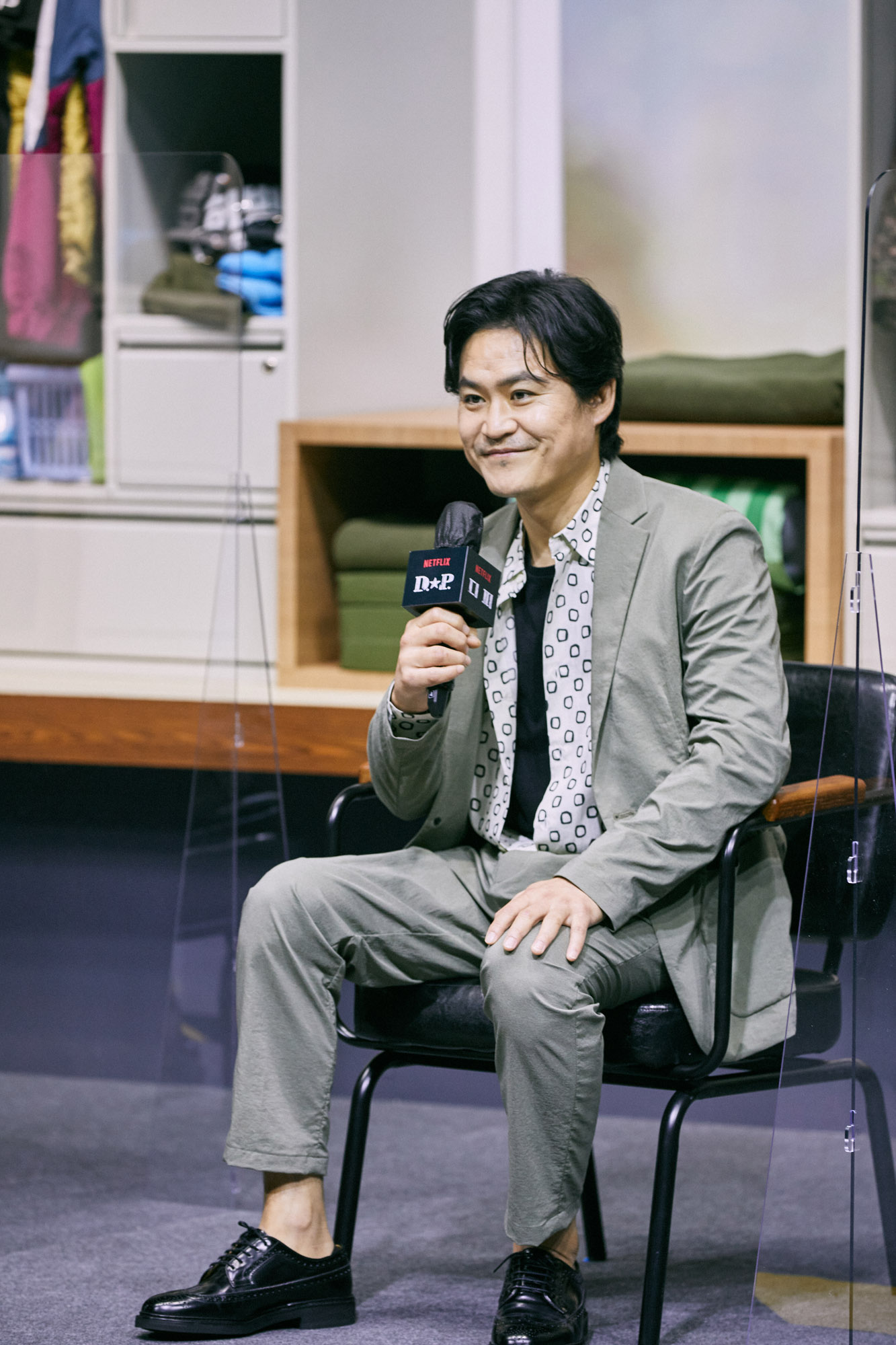 디피;넷플릭스;군대폭력;군폭력