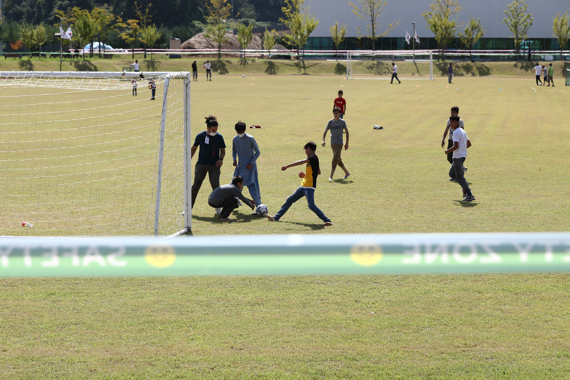 정치;사회;아프간특별기여자;국가공무원인재개발원진천;진천아프간특별기여자;축구하는아프간어린이